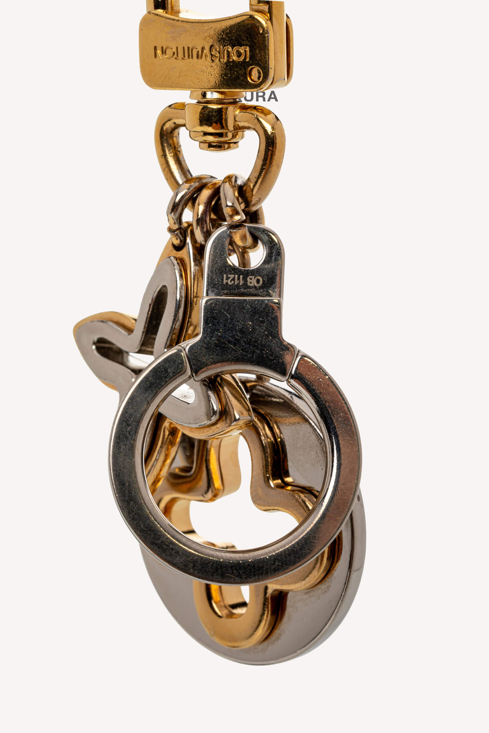 <span style="font-size: 10px;letter-spacing: .15em">HARD TO FIND</span><br> <strong>LOUIS VUITTON</strong><br> <div style="margin-top:10px;font-size:16px">Insolence Key Holder-Bag Charm</div><br> - Image 7