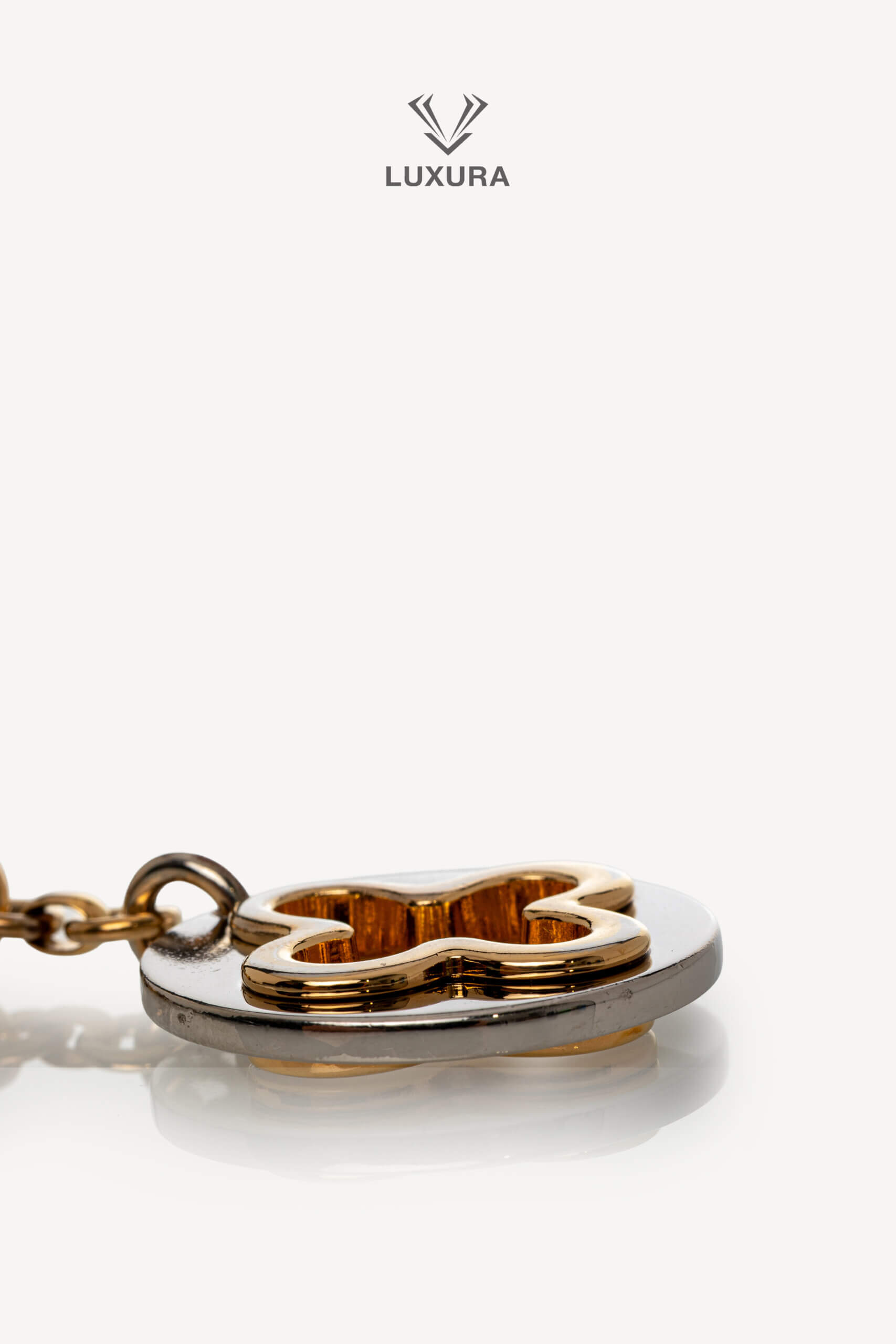 <span style="font-size: 10px;letter-spacing: .15em">HARD TO FIND</span><br> <strong>LOUIS VUITTON</strong><br> <div style="margin-top:10px;font-size:16px">Insolence Key Holder-Bag Charm</div><br> - Image 6