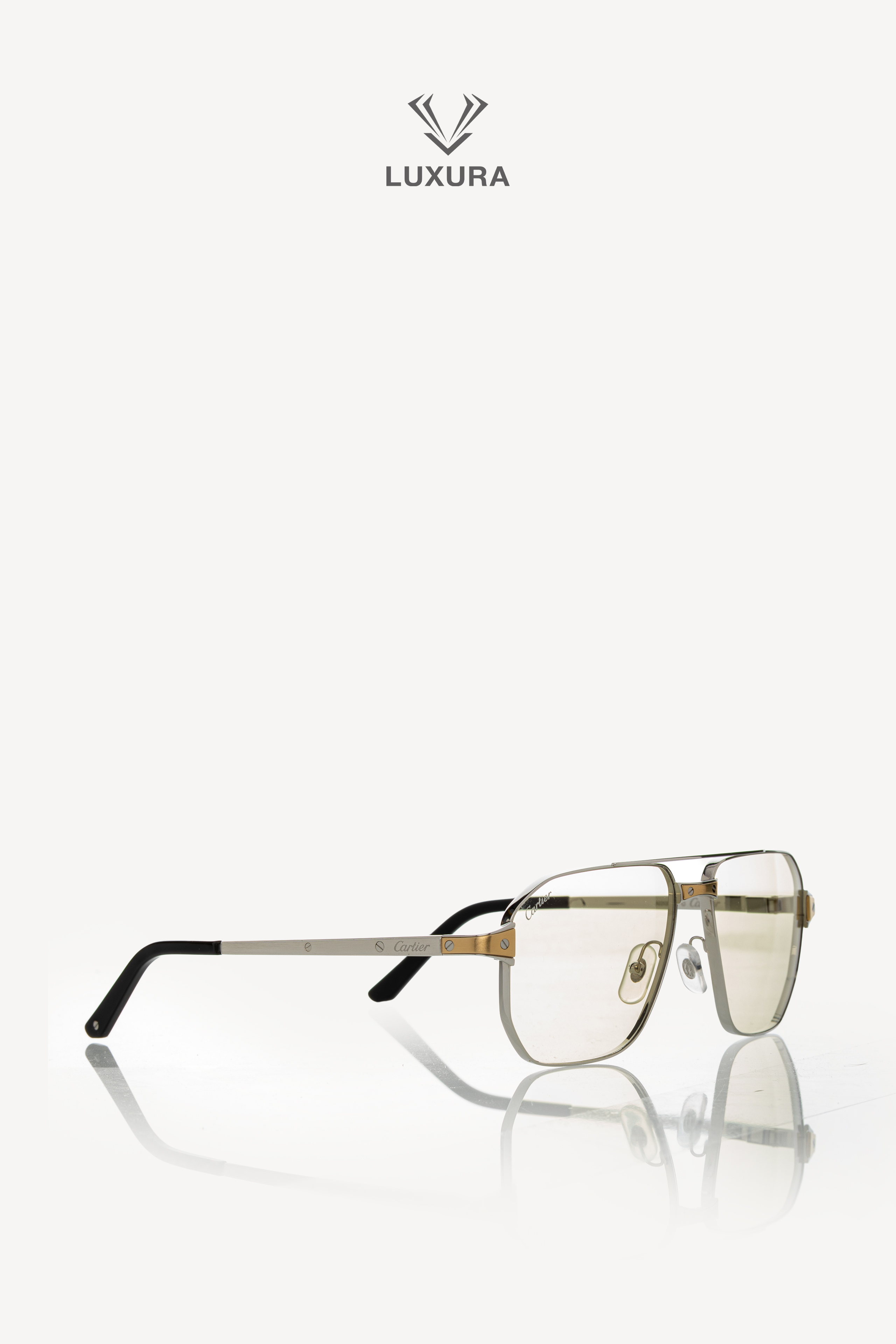 <span style="font-size: 10px; color: rgb(101, 101, 101);letter-spacing: .15em;">BEST DEAL </span><br><strong> CARTIER</strong><br><div style="margin-top:10px; font-size:16px;"> Santos de Cartier Sunglasses CT0424S 005</div><br> - Image 8