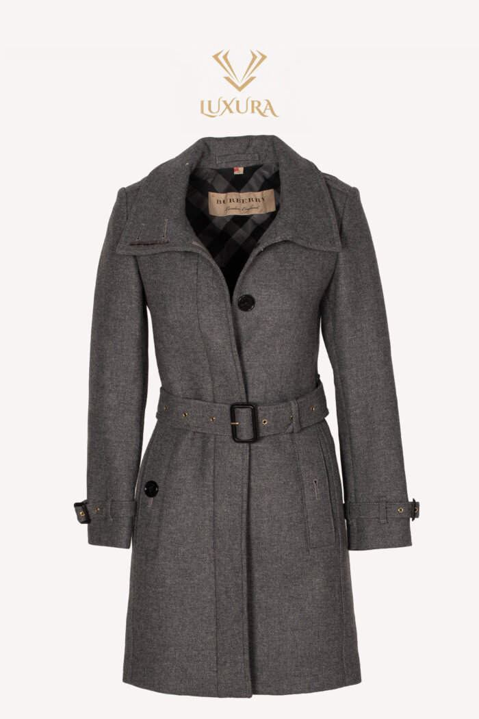 <span style="font-size: 10px;letter-spacing: .15em">BEST DEAL</span><br>            <strong>BURBERRY</strong><br>            <div style="margin-top:10px;font-size:16px">Gibbsmoore Funnel Collar Trench Coat Grey 36IT</div><br>