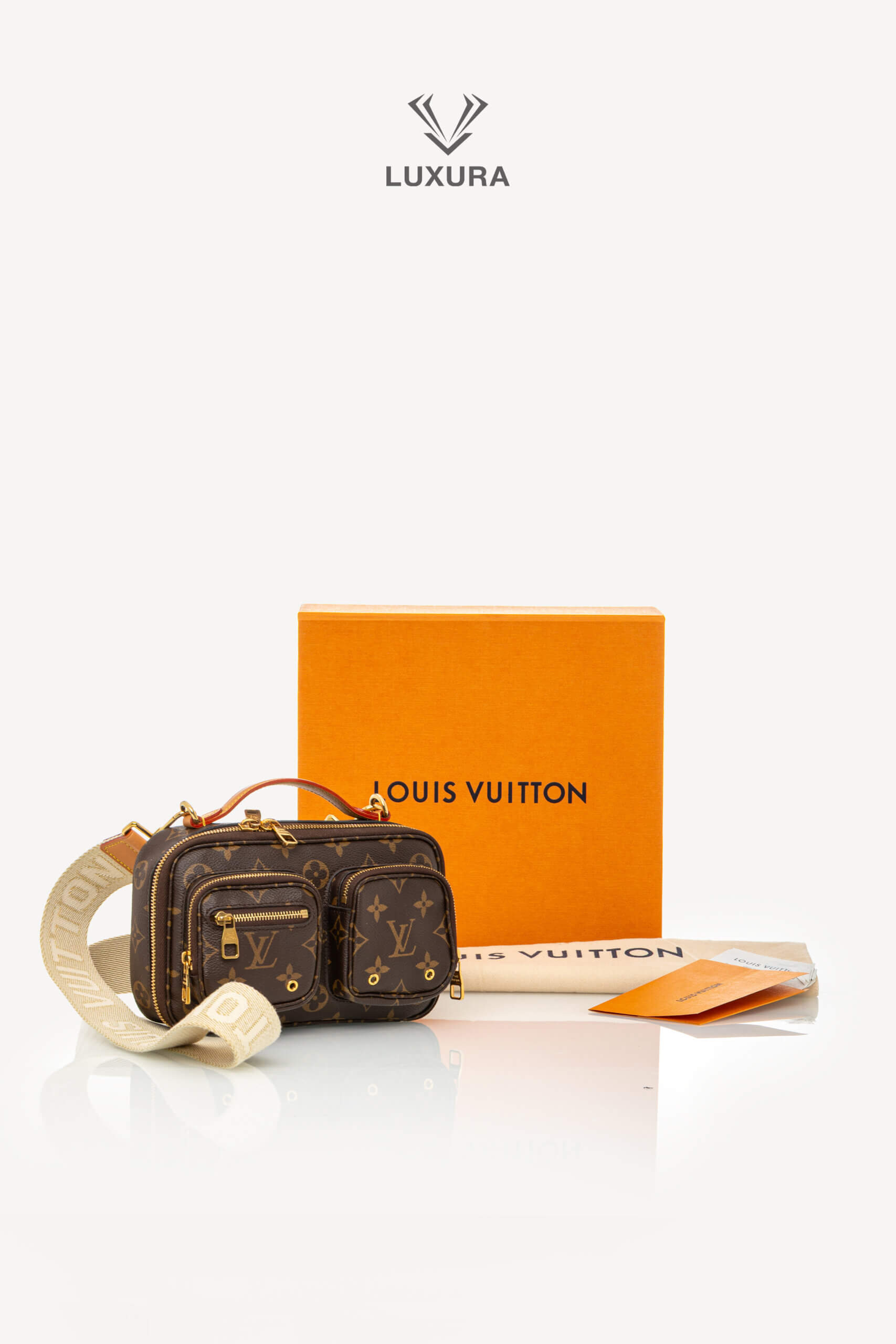 <span style="font-size: 10px;letter-spacing: .15em">HARD TO FIND</span><br> <strong>LOUIS VUITTON</strong><br> <div style="margin-top:10px;font-size:16px">Monogram Utility Crossbody</div><br> - Image 2