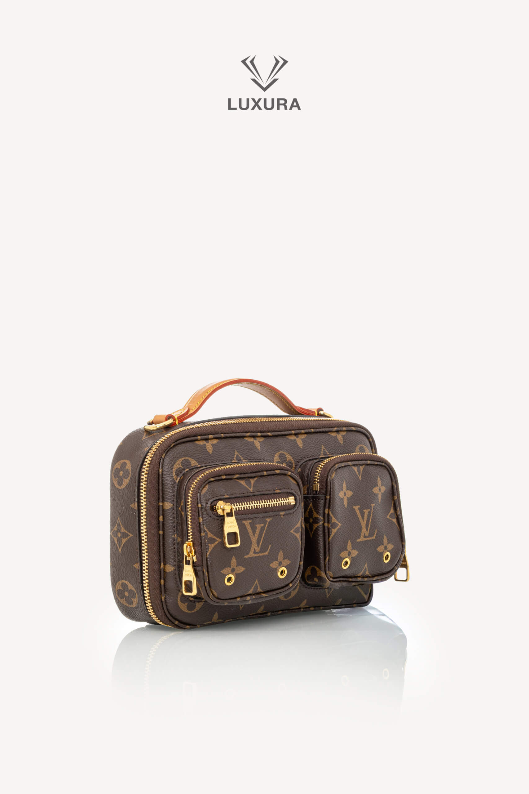 <span style="font-size: 10px;letter-spacing: .15em">HARD TO FIND</span><br> <strong>LOUIS VUITTON</strong><br> <div style="margin-top:10px;font-size:16px">Monogram Utility Crossbody</div><br> - Image 3