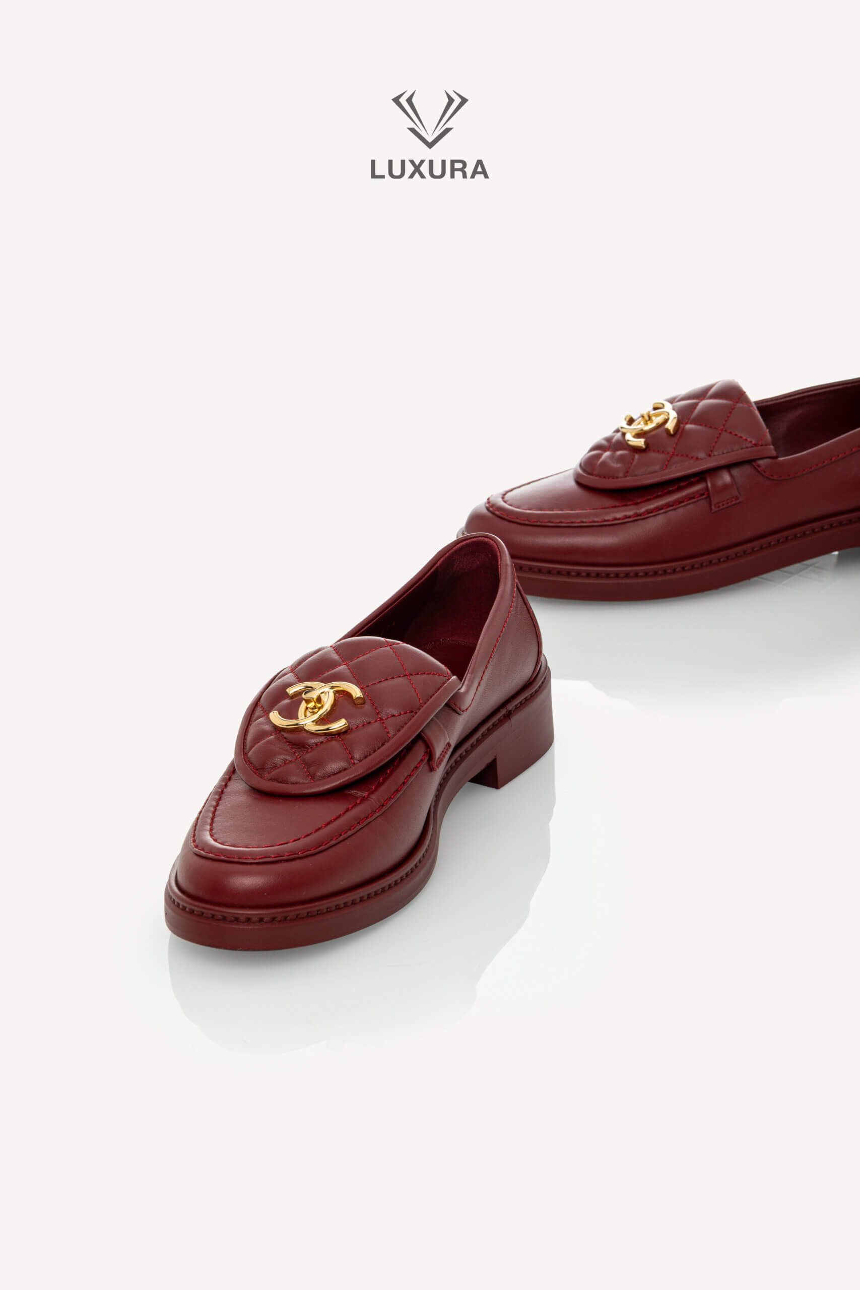 <span style="font-size: 10px;letter-spacing: .15em">HARD TO FIND</span><br> <strong>CHANEL</strong><br> <div style="margin-top:10px;font-size:16px">Crumpled Lambskin Quilted CC Turnlock Moccasins Burgundy 37C</div><br> - Image 3