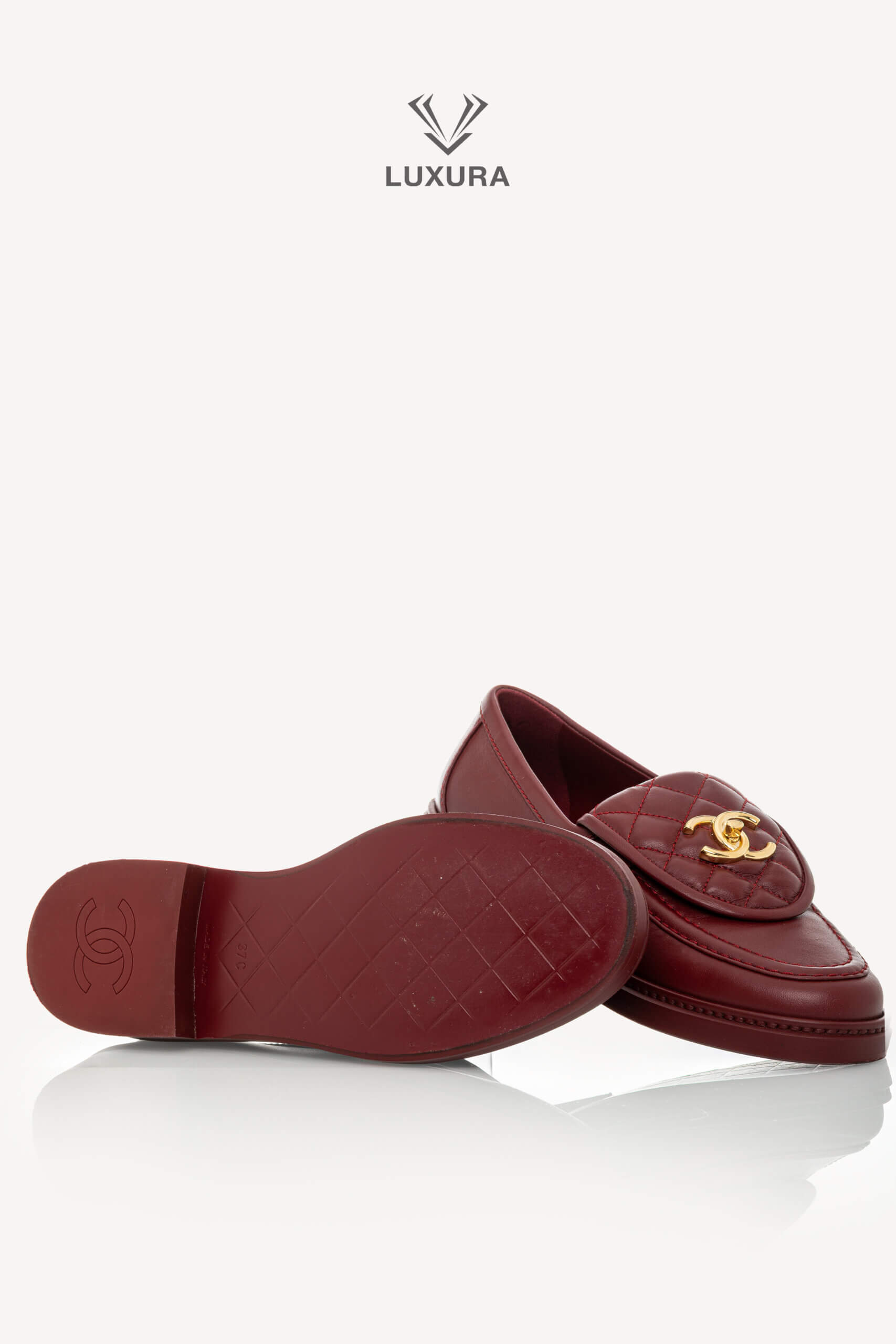 <span style="font-size: 10px;letter-spacing: .15em">HARD TO FIND</span><br> <strong>CHANEL</strong><br> <div style="margin-top:10px;font-size:16px">Crumpled Lambskin Quilted CC Turnlock Moccasins Burgundy 37C</div><br> - Image 27