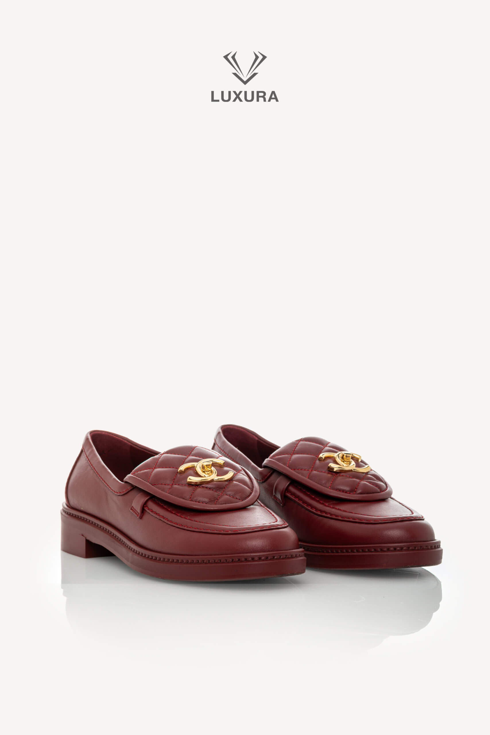 <span style="font-size: 10px;letter-spacing: .15em">HARD TO FIND</span><br> <strong>CHANEL</strong><br> <div style="margin-top:10px;font-size:16px">Crumpled Lambskin Quilted CC Turnlock Moccasins Burgundy 37C</div><br> - Image 14