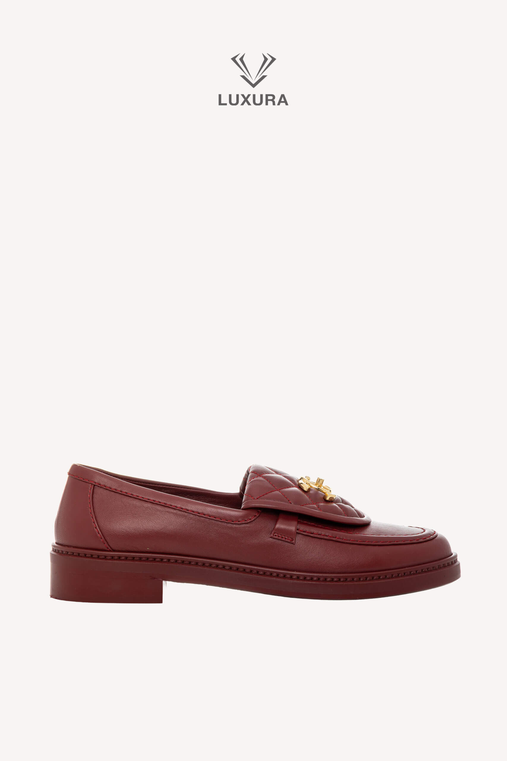 <span style="font-size: 10px;letter-spacing: .15em">HARD TO FIND</span><br>            <strong>CHANEL</strong><br>            <div style="margin-top:10px;font-size:16px">Crumpled Lambskin Quilted CC Turnlock Moccasins Burgundy 37C</div><br>