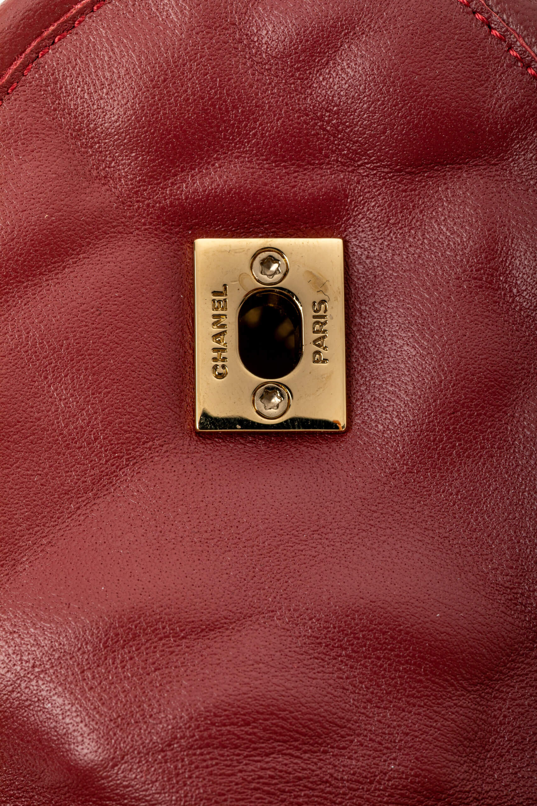 <span style="font-size: 10px;letter-spacing: .15em">HARD TO FIND</span><br> <strong>CHANEL</strong><br> <div style="margin-top:10px;font-size:16px">Crumpled Lambskin Quilted CC Turnlock Moccasins Burgundy 37C</div><br> - Image 21