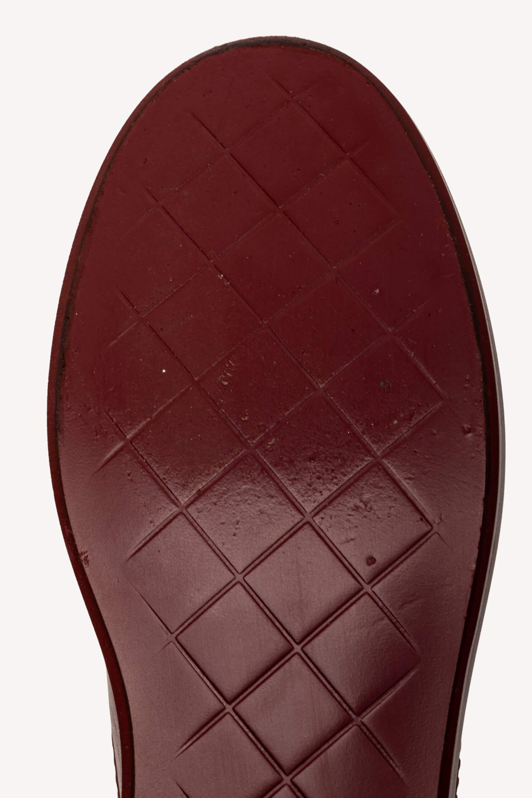 <span style="font-size: 10px;letter-spacing: .15em">HARD TO FIND</span><br> <strong>CHANEL</strong><br> <div style="margin-top:10px;font-size:16px">Crumpled Lambskin Quilted CC Turnlock Moccasins Burgundy 37C</div><br> - Image 25