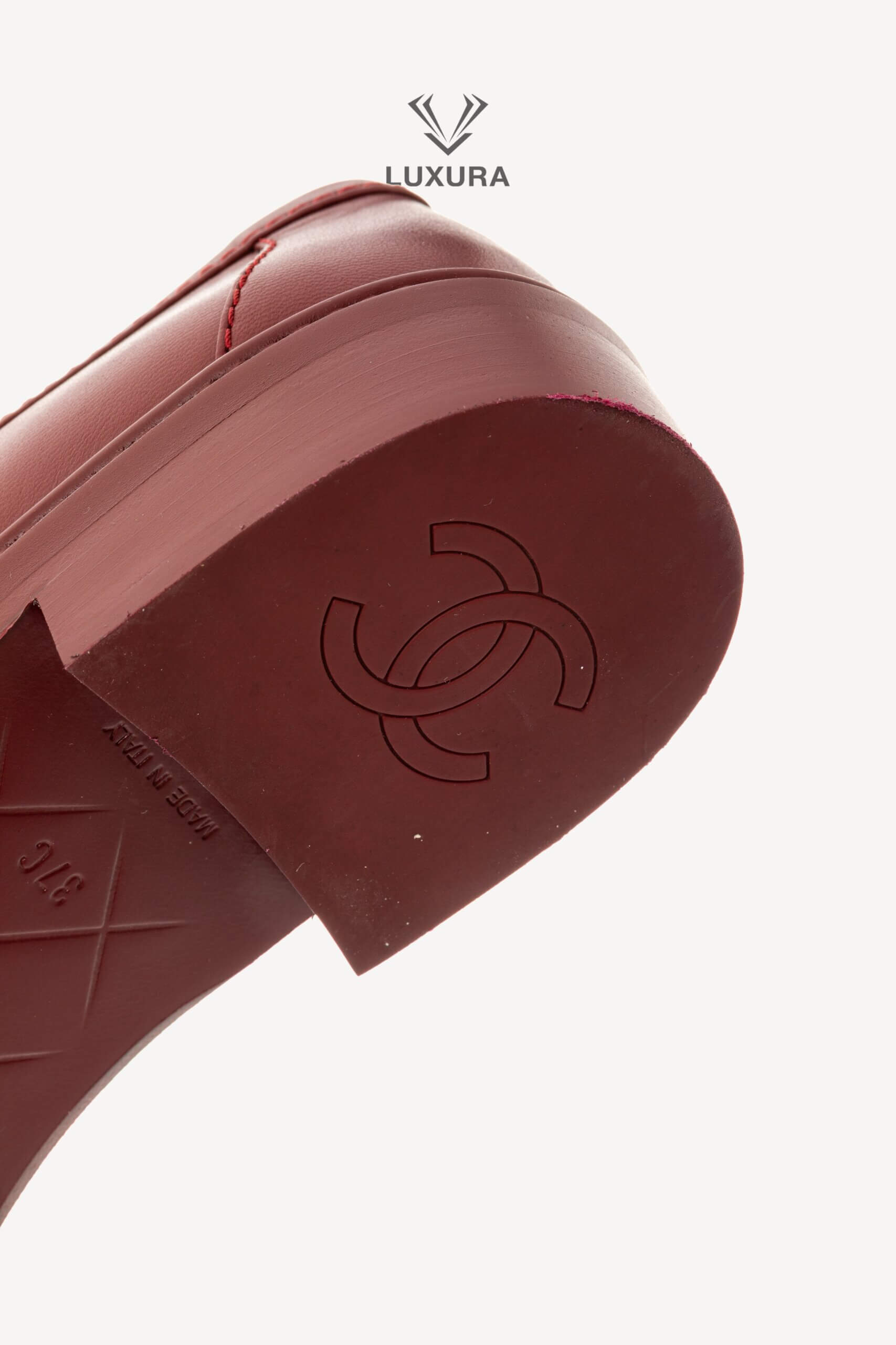 <span style="font-size: 10px;letter-spacing: .15em">HARD TO FIND</span><br> <strong>CHANEL</strong><br> <div style="margin-top:10px;font-size:16px">Crumpled Lambskin Quilted CC Turnlock Moccasins Burgundy 37C</div><br> - Image 24