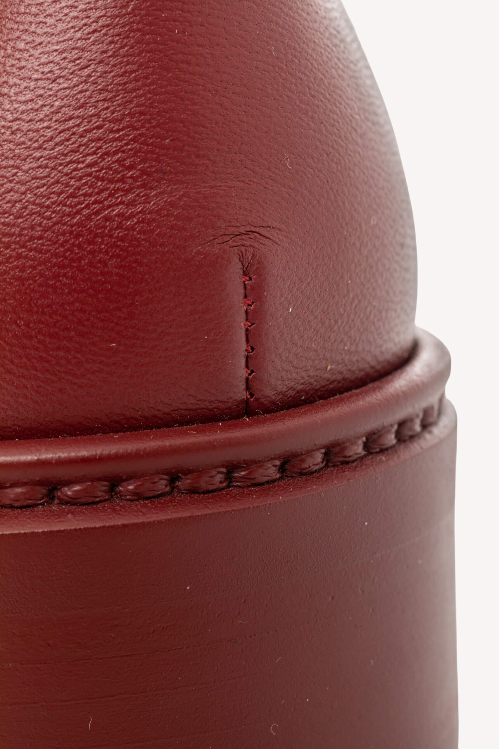 <span style="font-size: 10px;letter-spacing: .15em">HARD TO FIND</span><br> <strong>CHANEL</strong><br> <div style="margin-top:10px;font-size:16px">Crumpled Lambskin Quilted CC Turnlock Moccasins Burgundy 37C</div><br> - Image 17