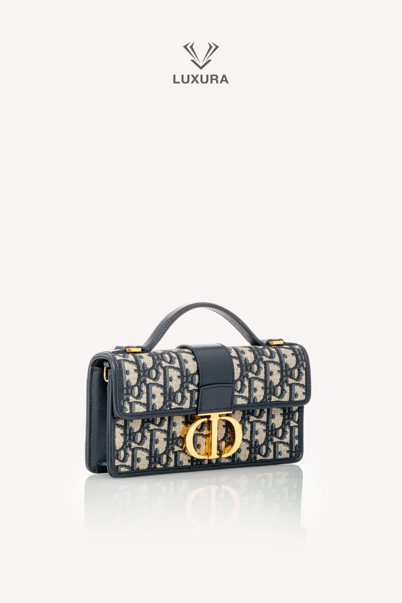 <span style="font-size: 10px;letter-spacing: .15em">HARD TO FIND</span><br>            <strong>CHRISTIAN DIOR</strong><br>            <div style="margin-top:10px;font-size:16px">Miss Montaigne Mini Bag Blue Dior Oblique Jacquard</div><br> - Image 14