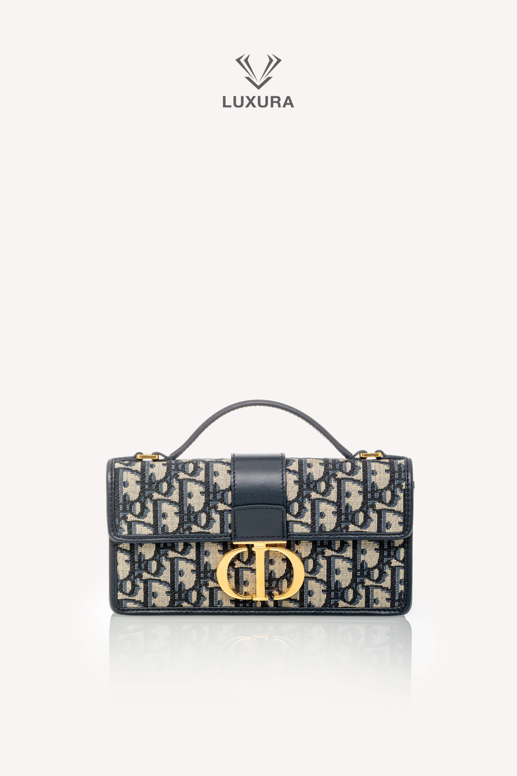 <span style="font-size: 10px;letter-spacing: .15em">HARD TO FIND</span><br>            <strong>CHRISTIAN DIOR</strong><br>            <div style="margin-top:10px;font-size:16px">Miss Montaigne Mini Bag Blue Dior Oblique Jacquard</div><br> - Image 16