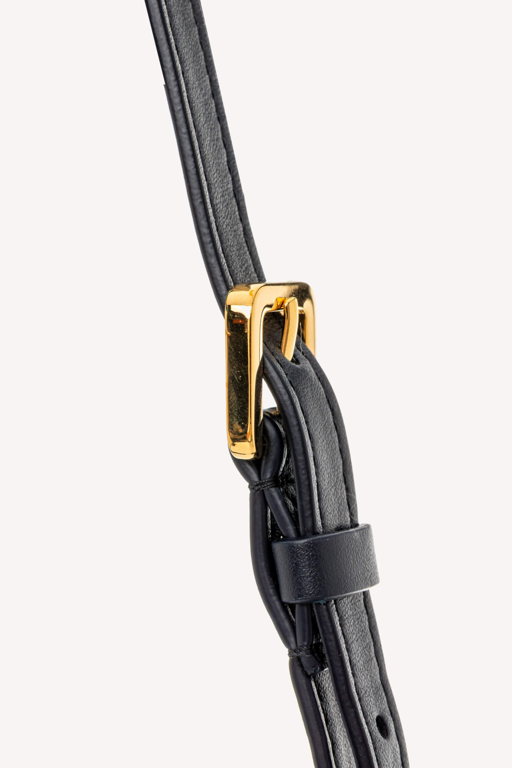 <span style="font-size: 10px;letter-spacing: .15em">HARD TO FIND</span><br>            <strong>CHRISTIAN DIOR</strong><br>            <div style="margin-top:10px;font-size:16px">Miss Montaigne Mini Bag Blue Dior Oblique Jacquard</div><br> - Image 32