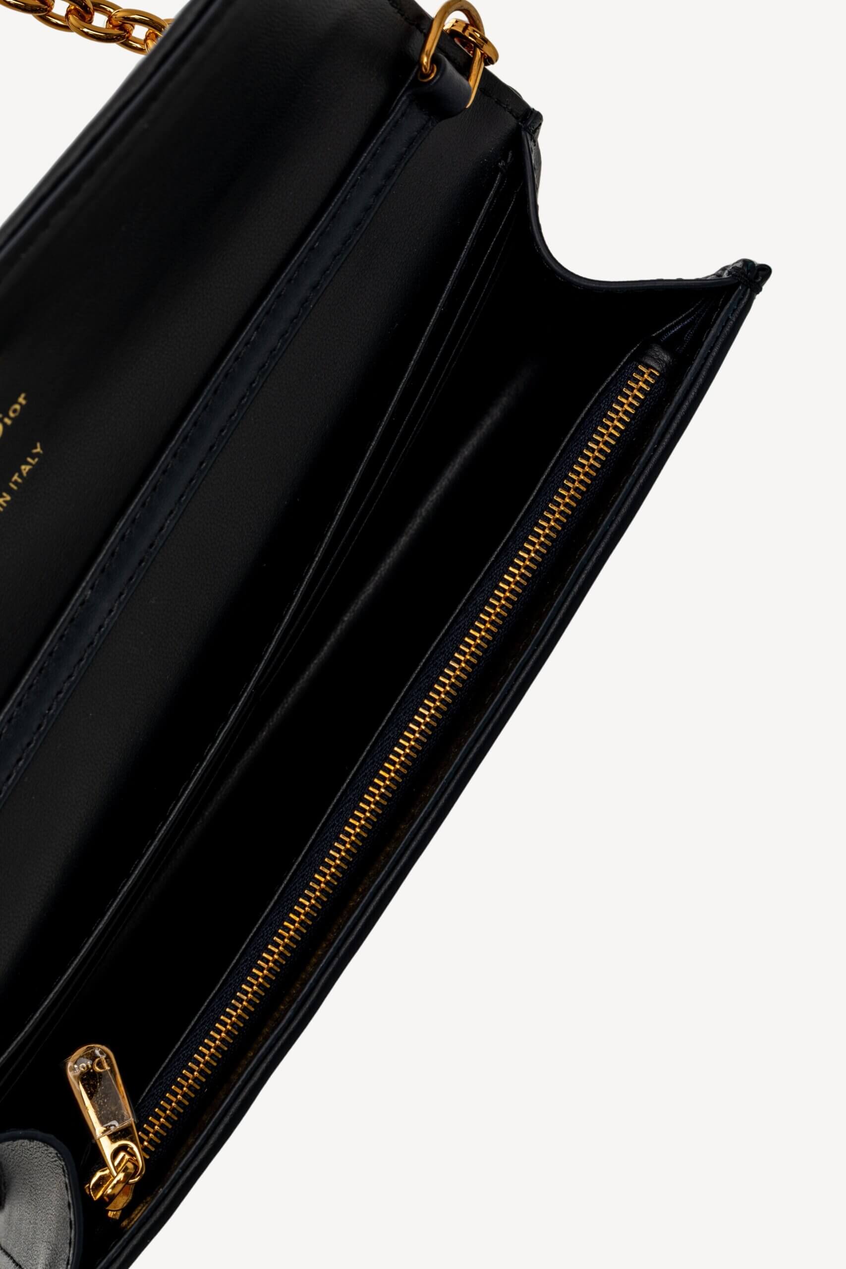 <span style="font-size: 10px;letter-spacing: .15em">HARD TO FIND</span><br>            <strong>CHRISTIAN DIOR</strong><br>            <div style="margin-top:10px;font-size:16px">Miss Montaigne Mini Bag Blue Dior Oblique Jacquard</div><br> - Image 28