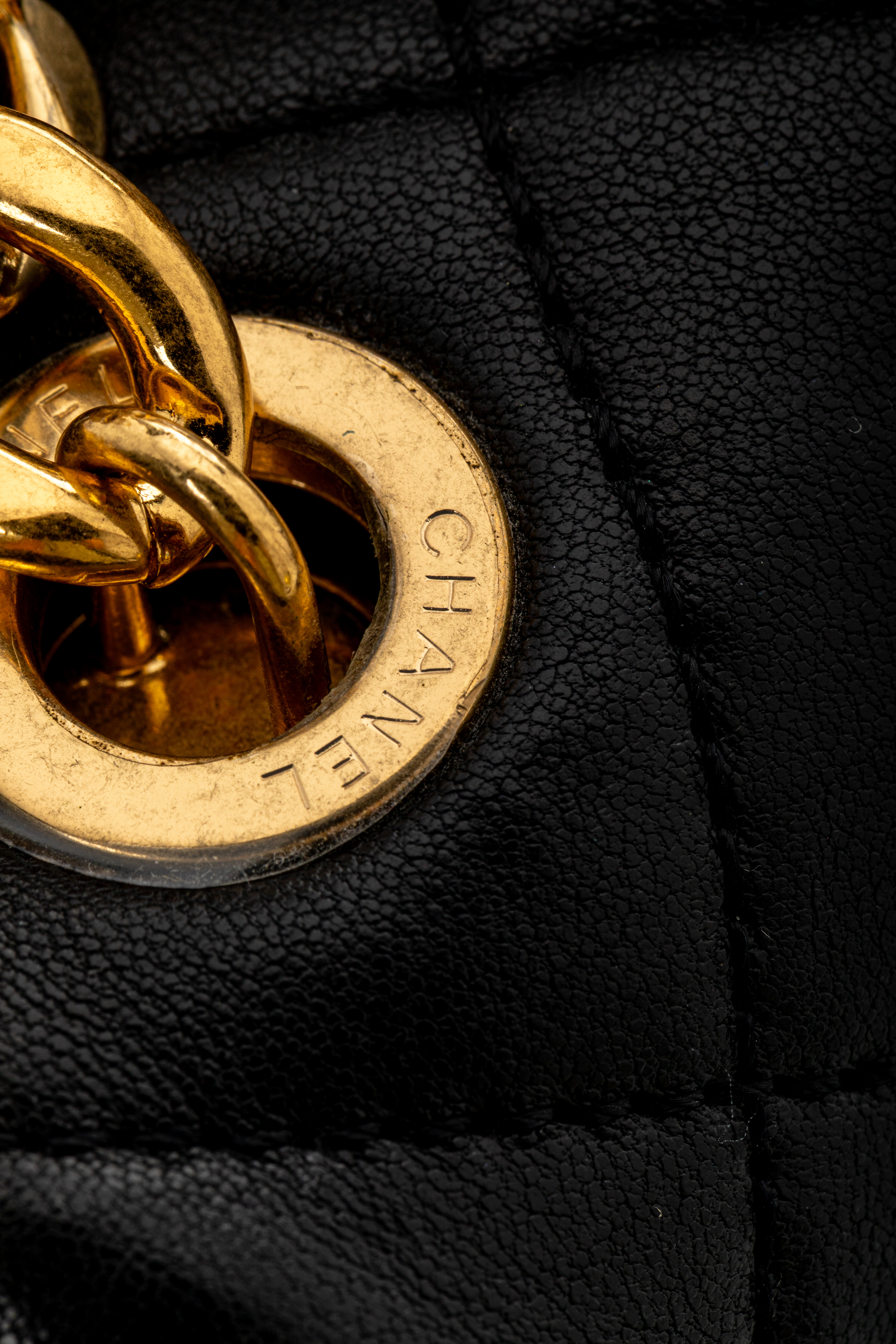 <span style="font-size: 10px;letter-spacing: .15em">HARD TO FIND</span><br>            <strong>CHANEL</strong><br>            <div style="margin-top:10px;font-size:16px">Mini Quilted Lambskin Round Top Handle Flap Bag Black</div><br> - Image 15