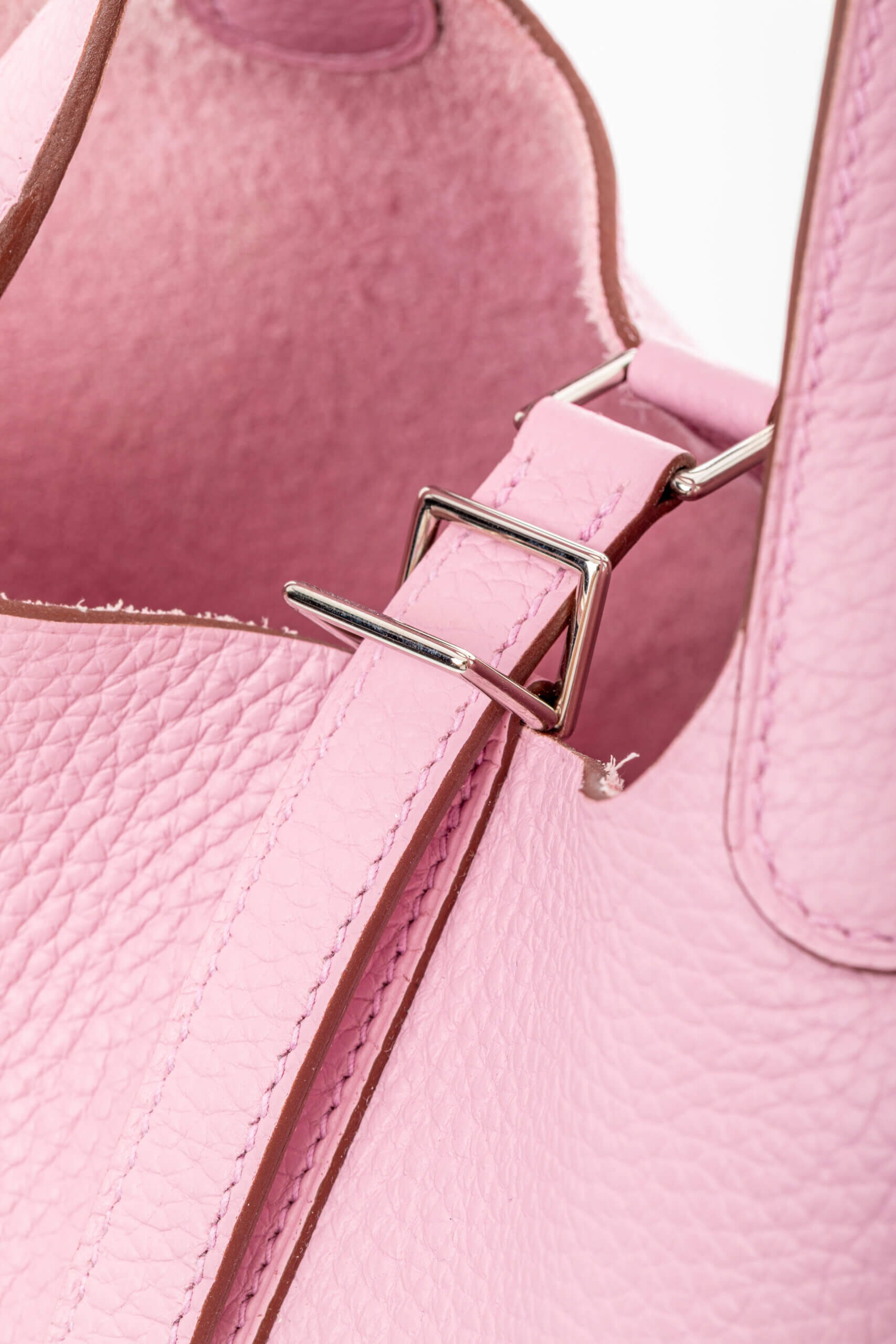 <span style="font-size: 10px;letter-spacing: .15em">HARD TO FIND</span><br>            <strong>HERMES</strong><br>            <div style="margin-top:10px;font-size:16px">Taurillon Clemence Picotin Lock 18 Mauve Sylvestre Palladium Hardware</div><br> - Image 9