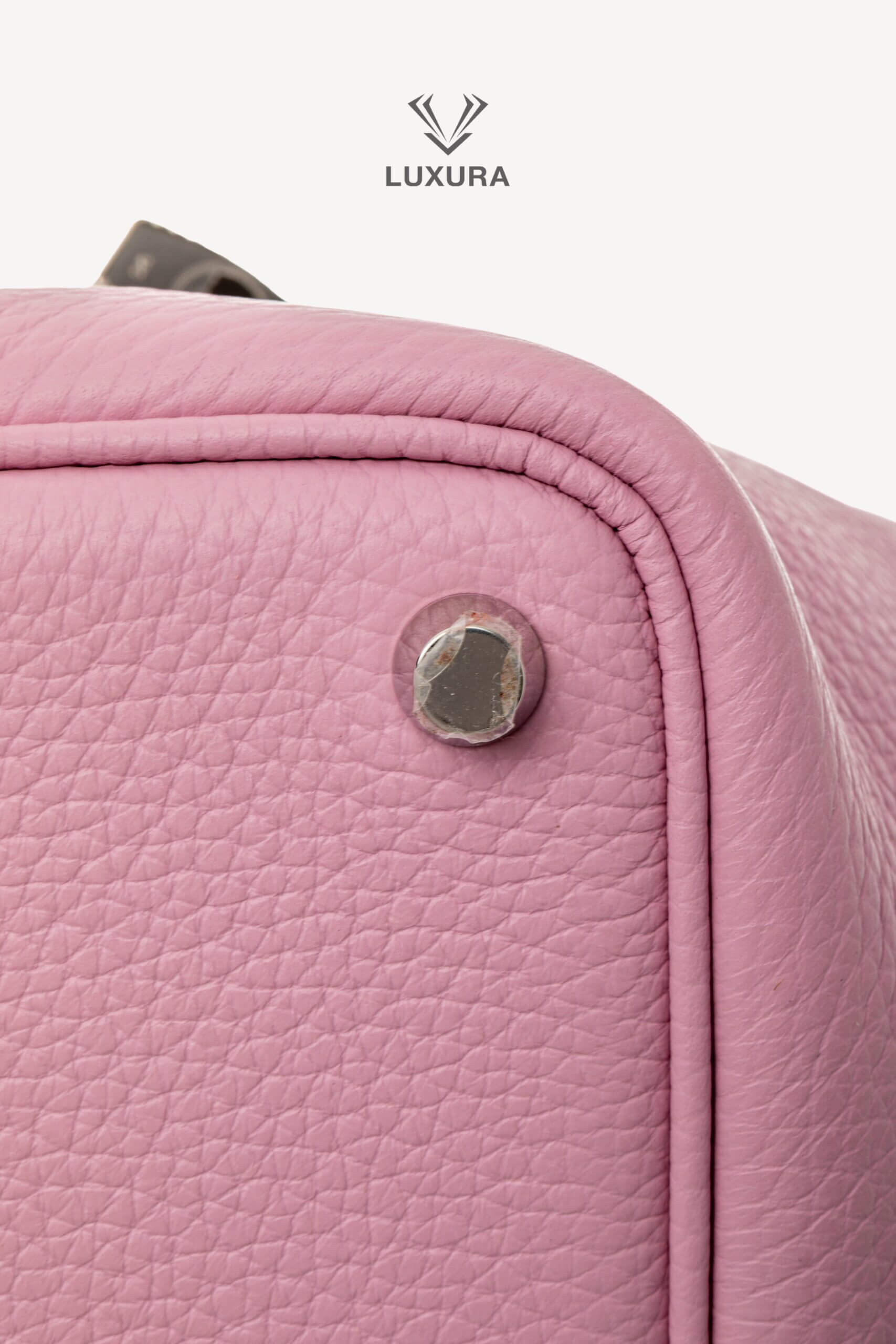 <span style="font-size: 10px;letter-spacing: .15em">HARD TO FIND</span><br>            <strong>HERMES</strong><br>            <div style="margin-top:10px;font-size:16px">Taurillon Clemence Picotin Lock 18 Mauve Sylvestre Palladium Hardware</div><br> - Image 21