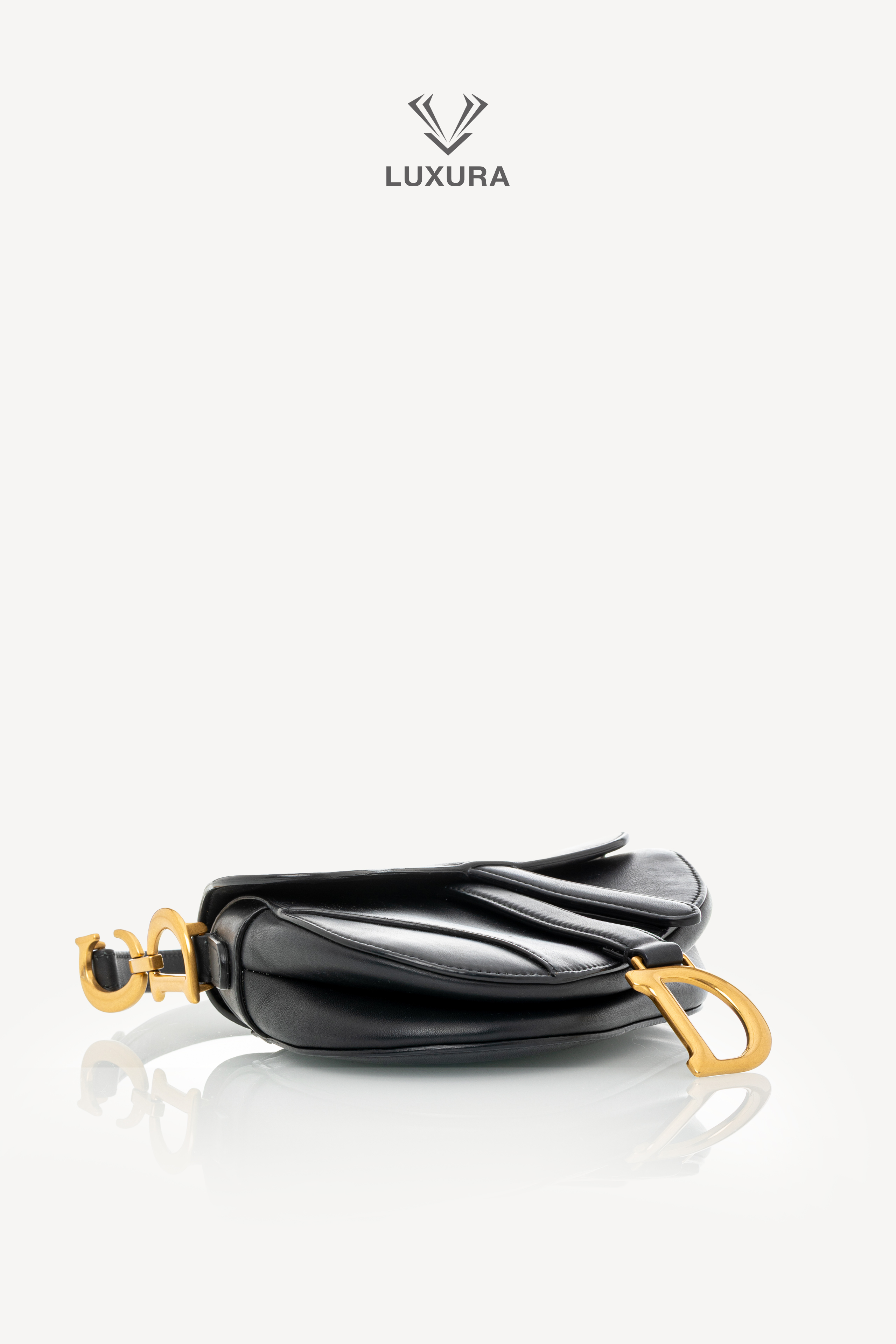 <span style="font-size: 10px;letter-spacing: .15em"></span><br>            <strong>CHRISTIAN DIOR</strong><br>            <div style="margin-top:10px;font-size:16px">Small Saddle Bag With Strap Calfskin Black</div><br> - Image 26