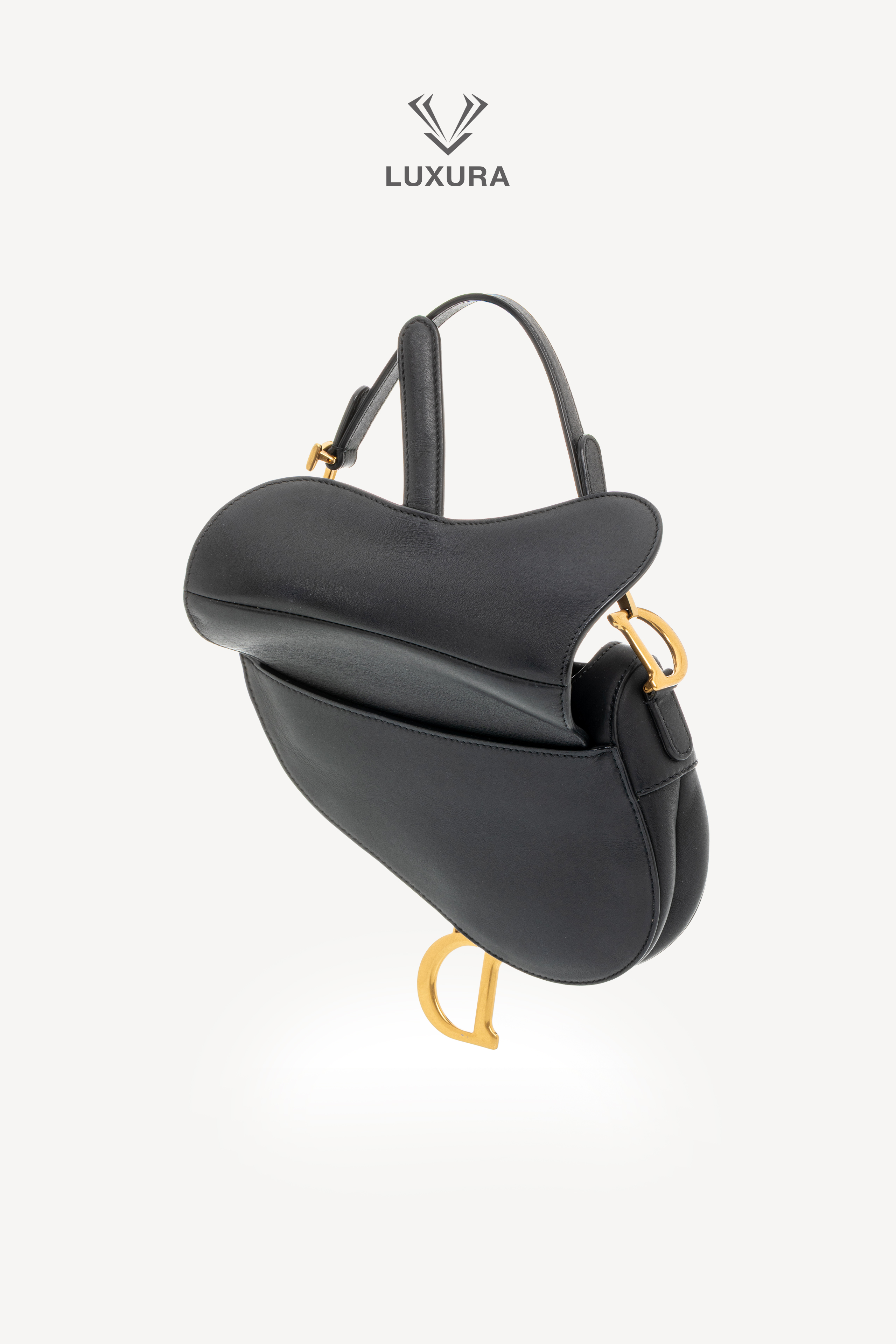 <span style="font-size: 10px;letter-spacing: .15em"></span><br>            <strong>CHRISTIAN DIOR</strong><br>            <div style="margin-top:10px;font-size:16px">Small Saddle Bag With Strap Calfskin Black</div><br> - Image 9