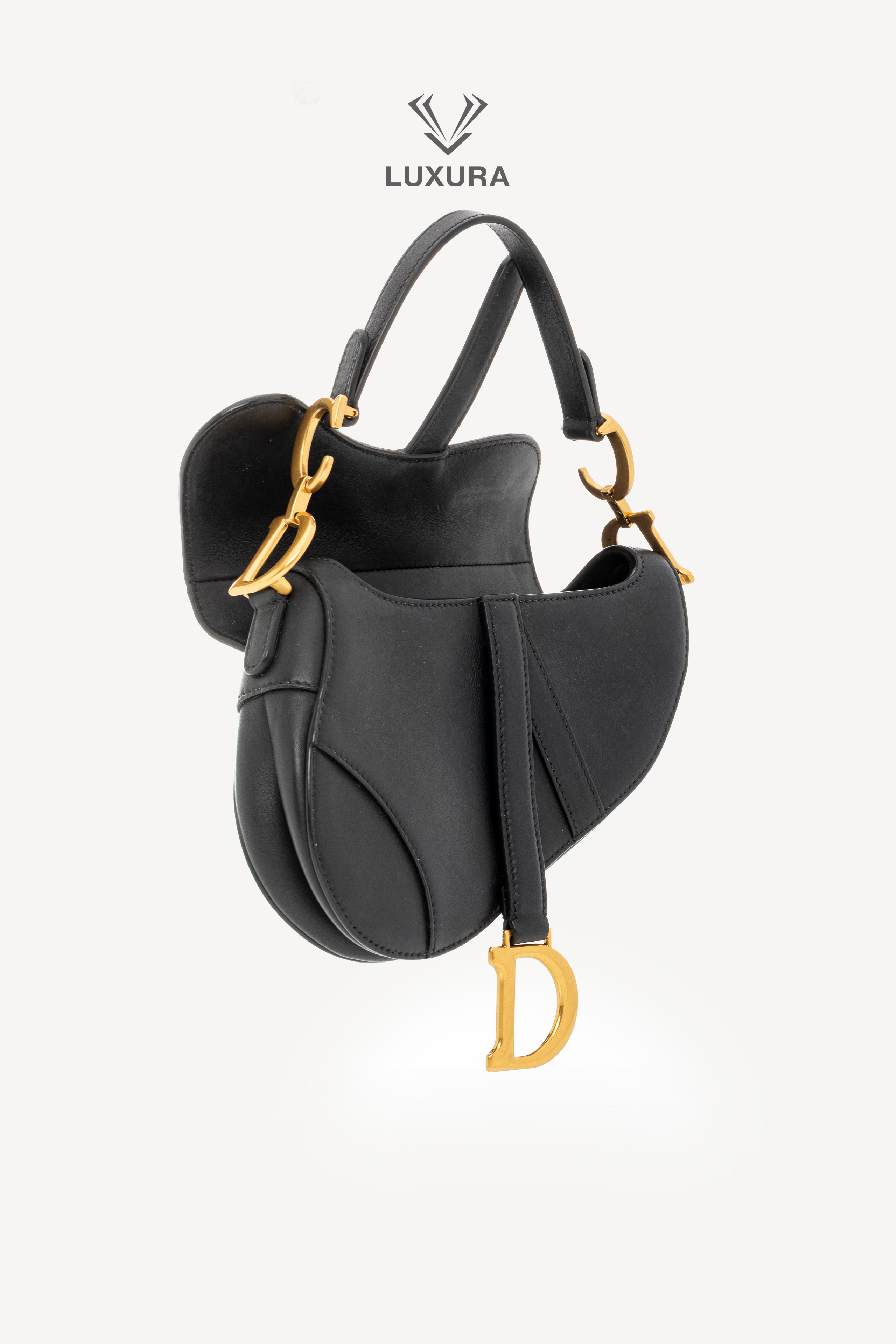 <span style="font-size: 10px;letter-spacing: .15em"></span><br>            <strong>CHRISTIAN DIOR</strong><br>            <div style="margin-top:10px;font-size:16px">Small Saddle Bag With Strap Calfskin Black</div><br> - Image 8