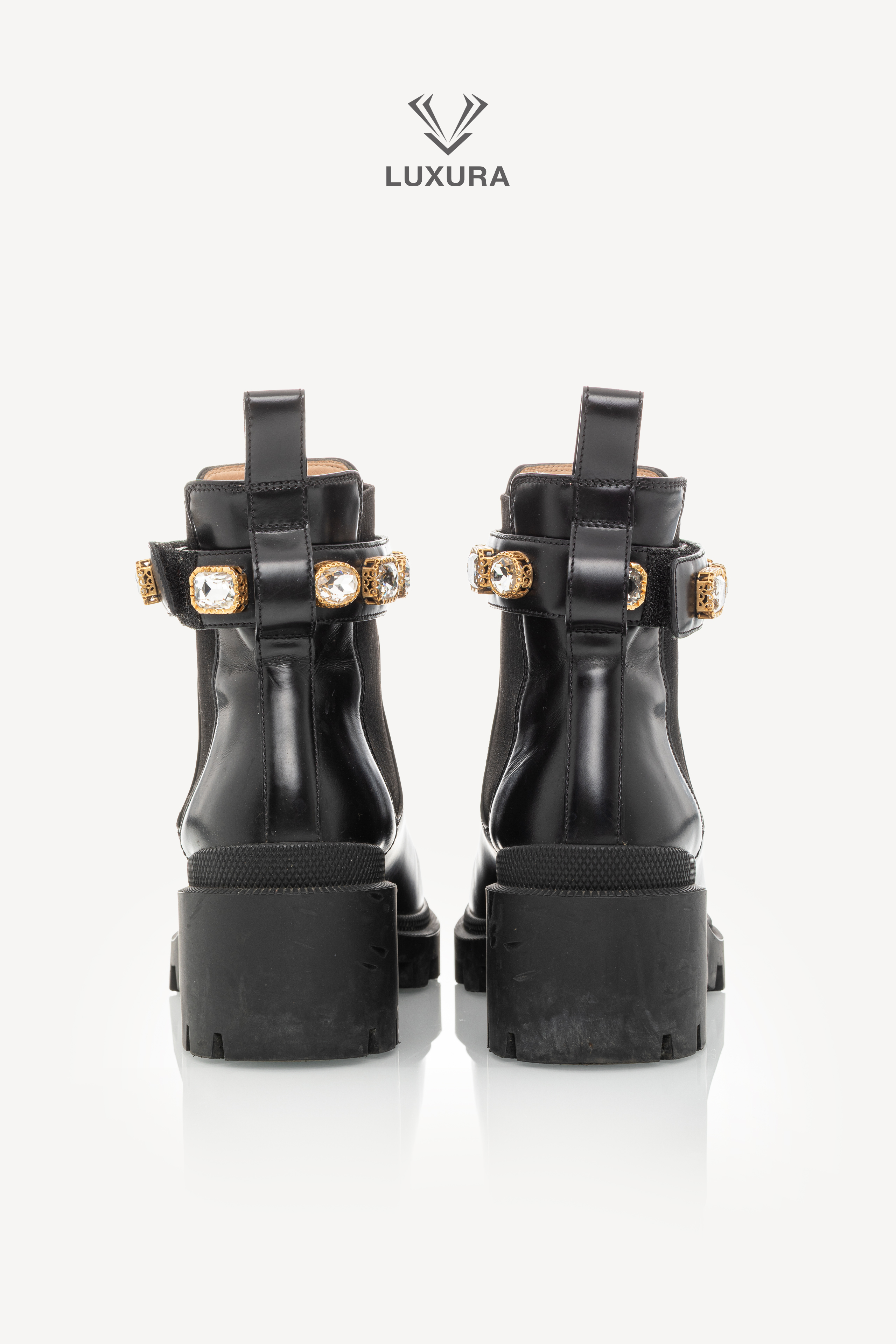 <span style="font-size: 10px;letter-spacing: .15em">BEST DEAL</span><br> <strong>GUCCI</strong><br> <div style="margin-top:10px;font-size:16px">Calfskin Crystal GG Trip Chelsea Ankle Boots Black 36</div><br> - Image 6