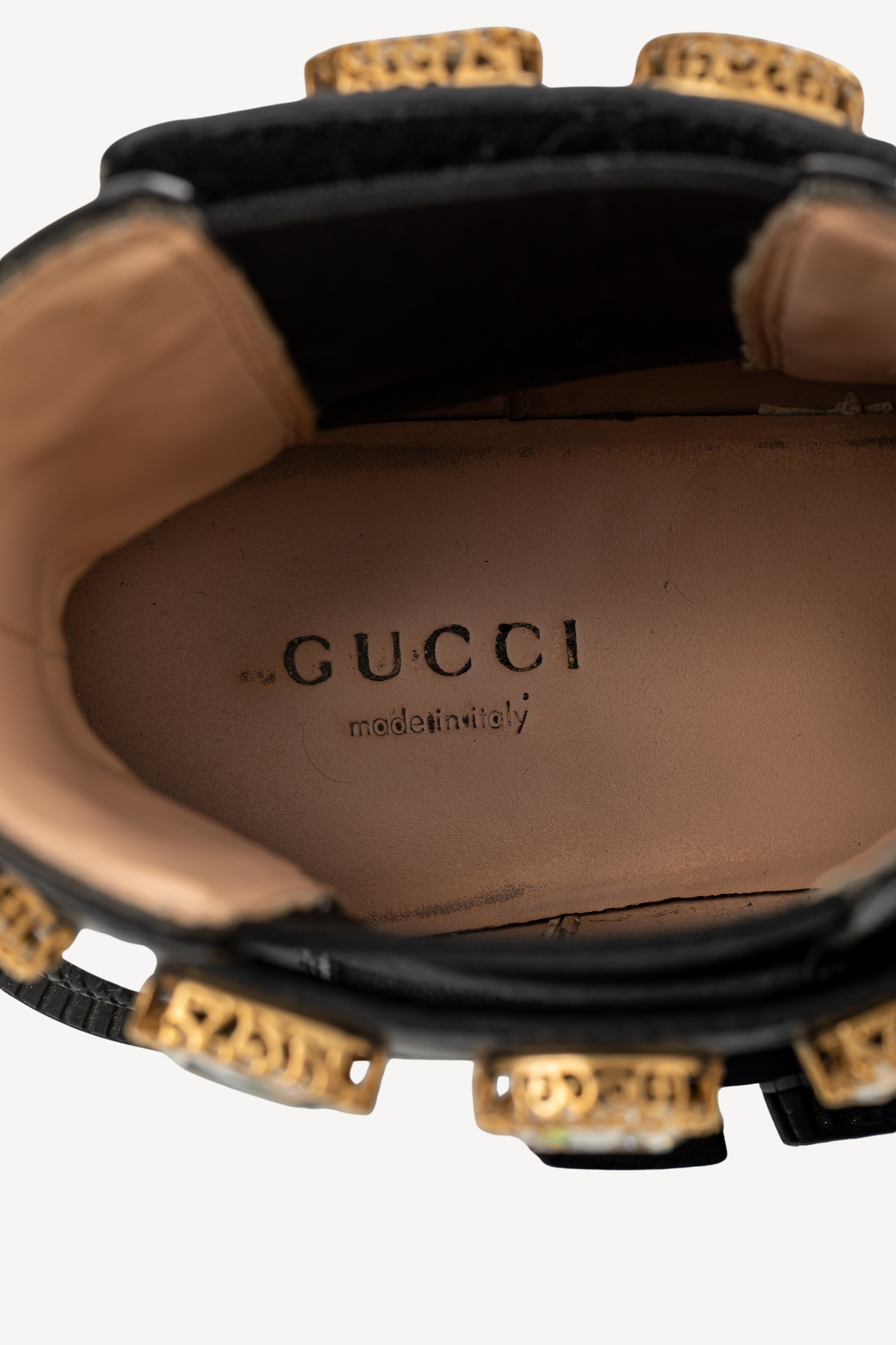 <span style="font-size: 10px;letter-spacing: .15em">BEST DEAL</span><br> <strong>GUCCI</strong><br> <div style="margin-top:10px;font-size:16px">Calfskin Crystal GG Trip Chelsea Ankle Boots Black 36</div><br> - Image 17