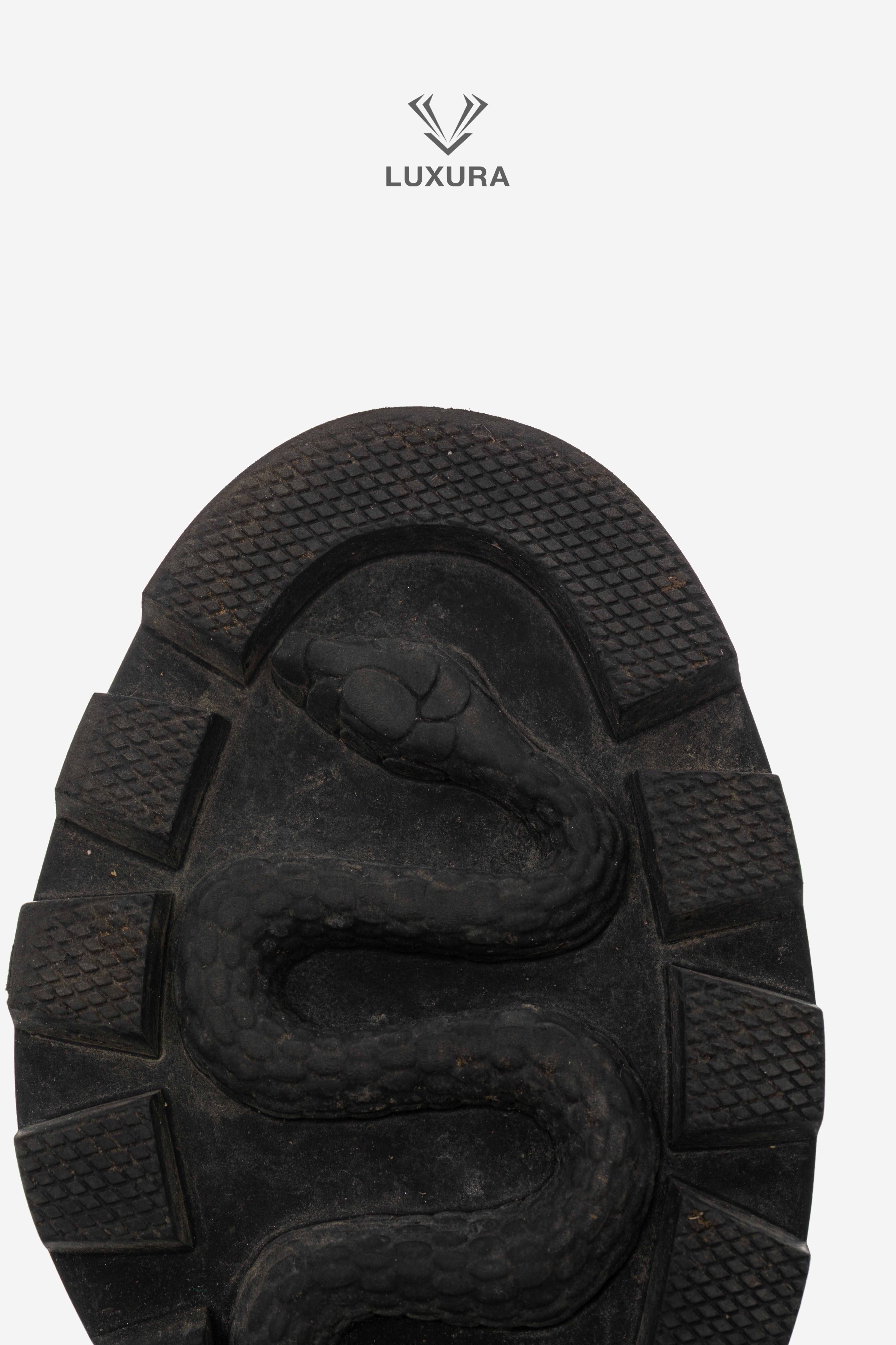 <span style="font-size: 10px;letter-spacing: .15em">BEST DEAL</span><br> <strong>GUCCI</strong><br> <div style="margin-top:10px;font-size:16px">Calfskin Crystal GG Trip Chelsea Ankle Boots Black 36</div><br> - Image 18