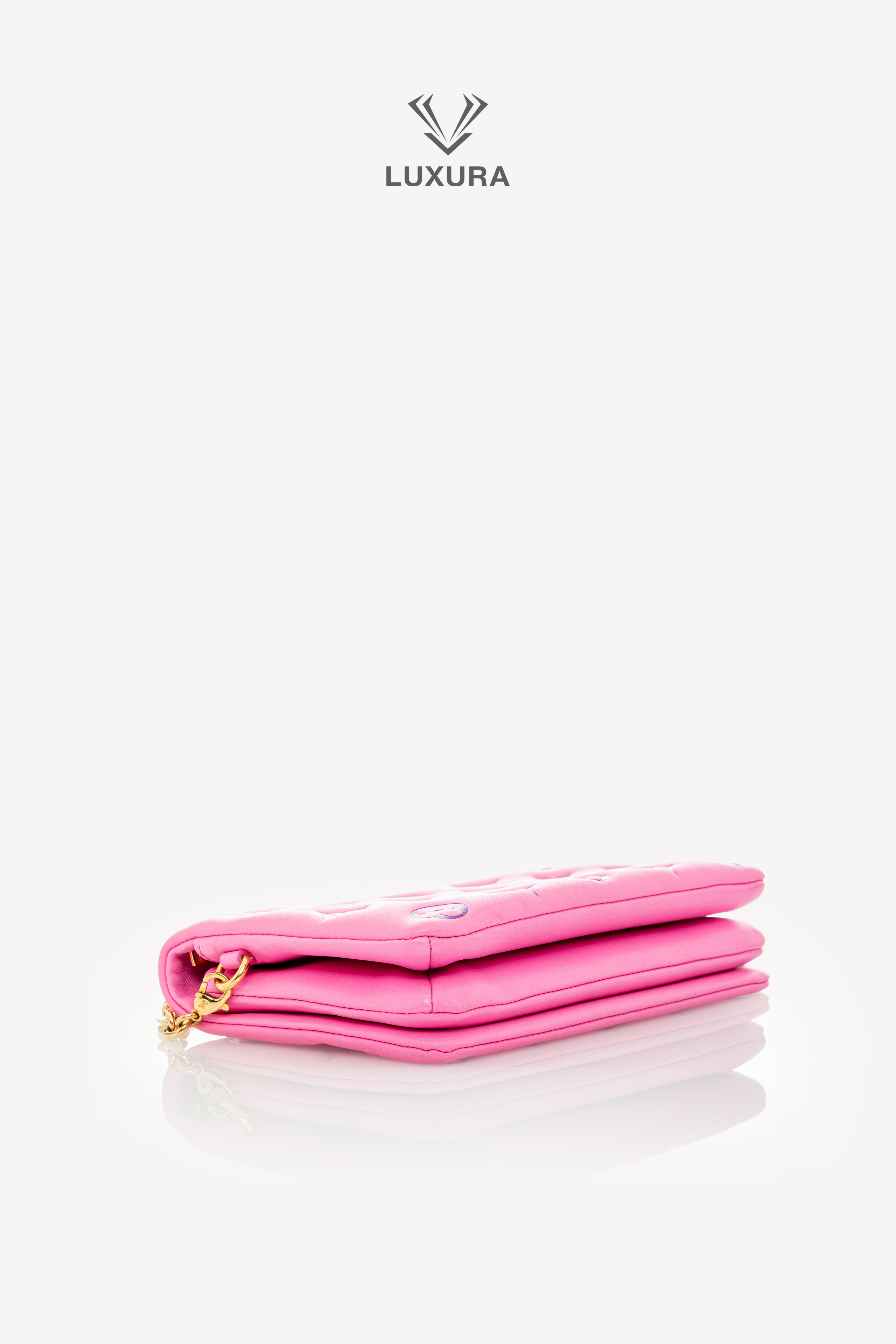 <span style="font-size: 10px;letter-spacing: .15em">HARD TO FIND</span><br>            <strong>LOUIS VUITTON</strong><br>            <div style="margin-top:10px;font-size:16px">Monogram Pochette Coussin Shoulder Bag Pink M80745</div><br> - Image 21
