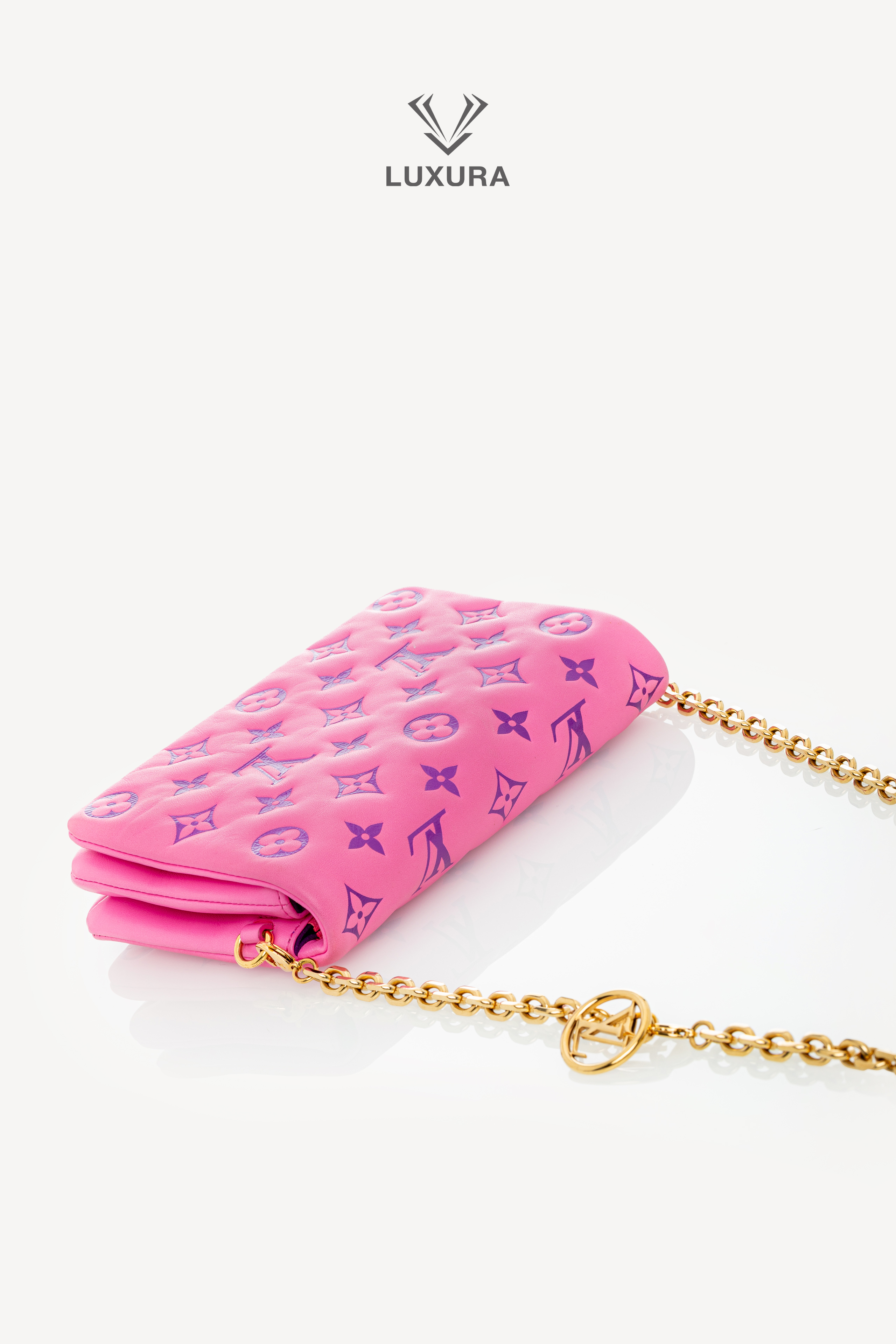<span style="font-size: 10px;letter-spacing: .15em">HARD TO FIND</span><br>            <strong>LOUIS VUITTON</strong><br>            <div style="margin-top:10px;font-size:16px">Monogram Pochette Coussin Shoulder Bag Pink M80745</div><br> - Image 5