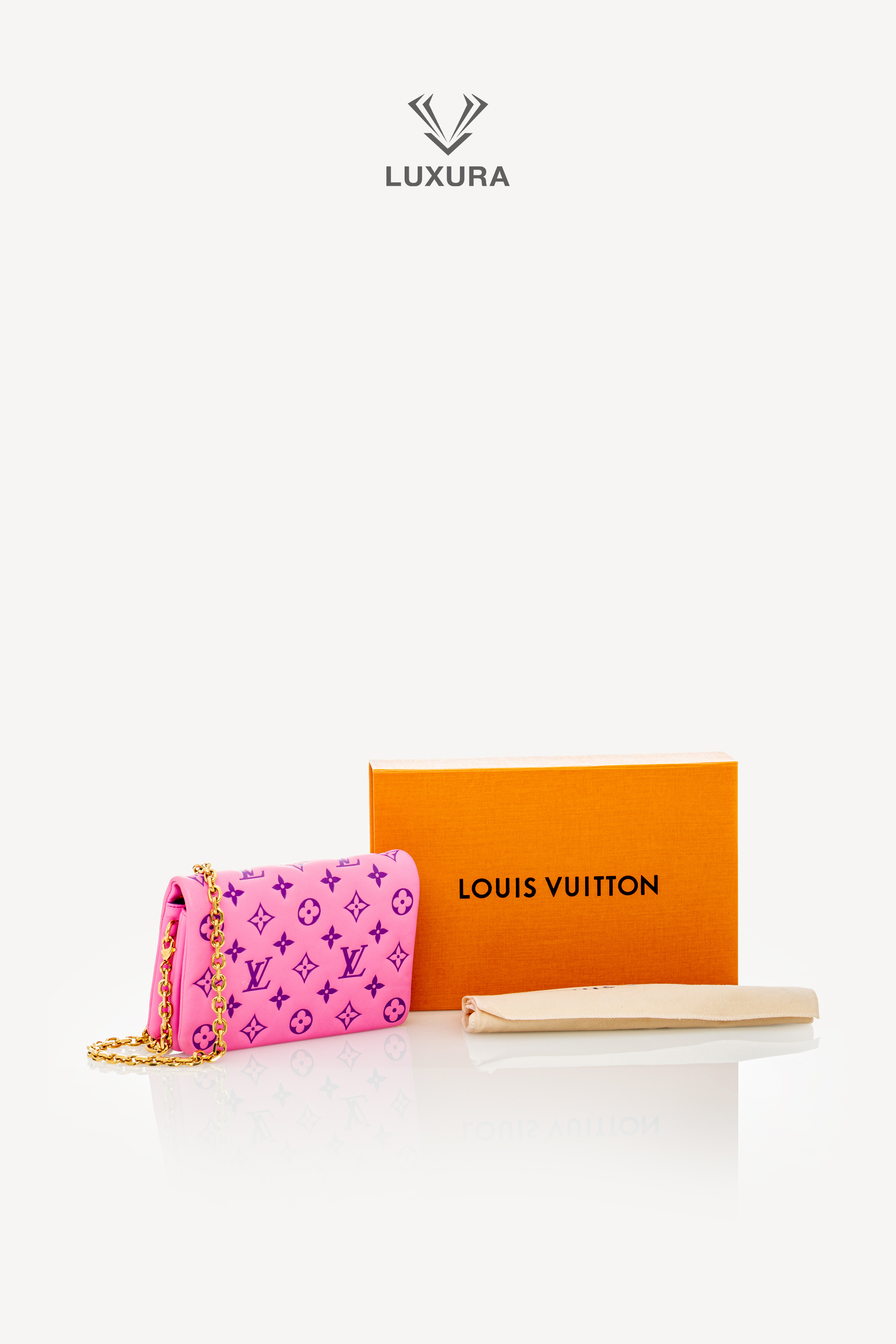 <span style="font-size: 10px;letter-spacing: .15em">HARD TO FIND</span><br>            <strong>LOUIS VUITTON</strong><br>            <div style="margin-top:10px;font-size:16px">Monogram Pochette Coussin Shoulder Bag Pink M80745</div><br> - Image 2