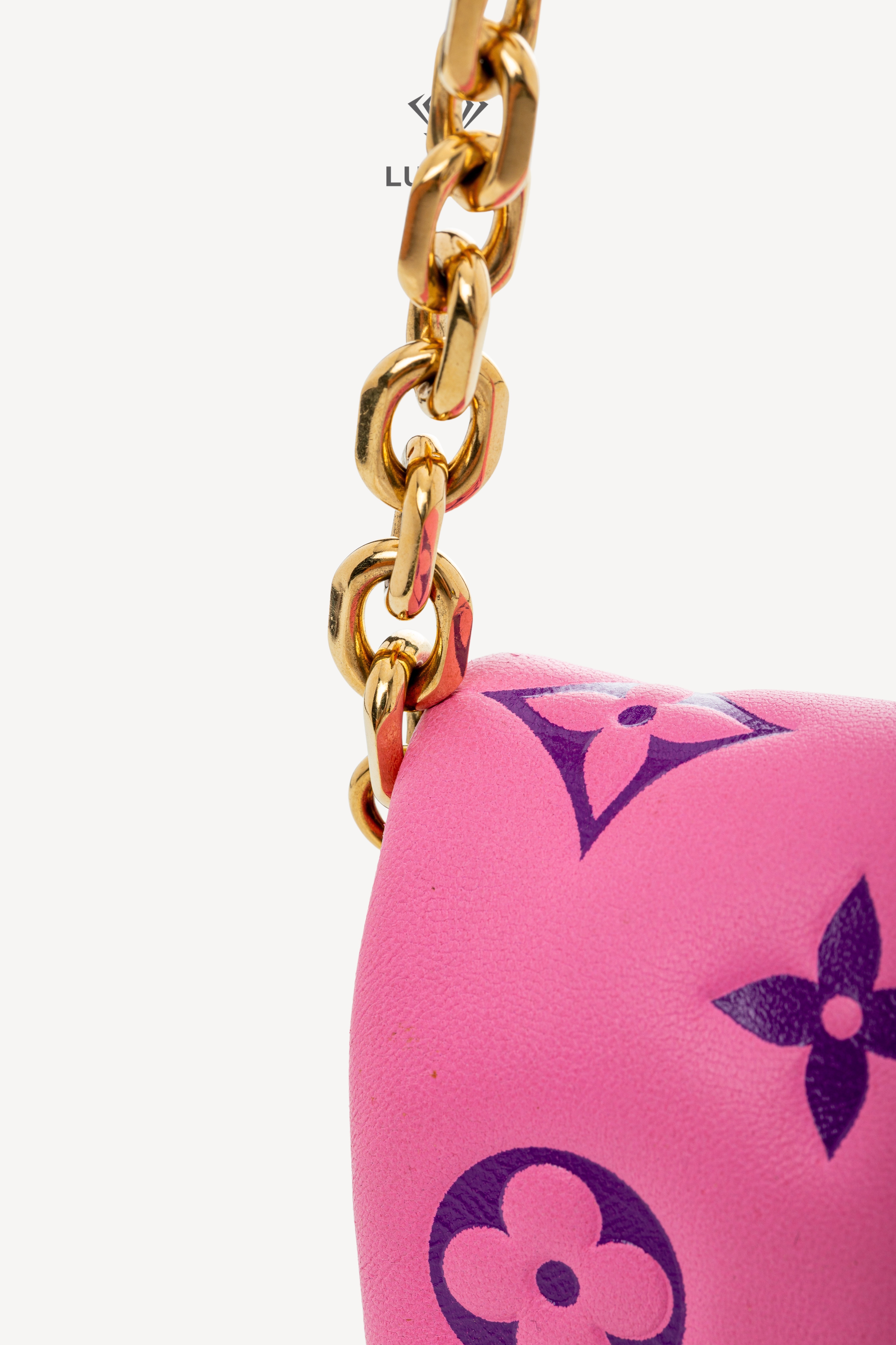 <span style="font-size: 10px;letter-spacing: .15em">HARD TO FIND</span><br>            <strong>LOUIS VUITTON</strong><br>            <div style="margin-top:10px;font-size:16px">Monogram Pochette Coussin Shoulder Bag Pink M80745</div><br> - Image 13