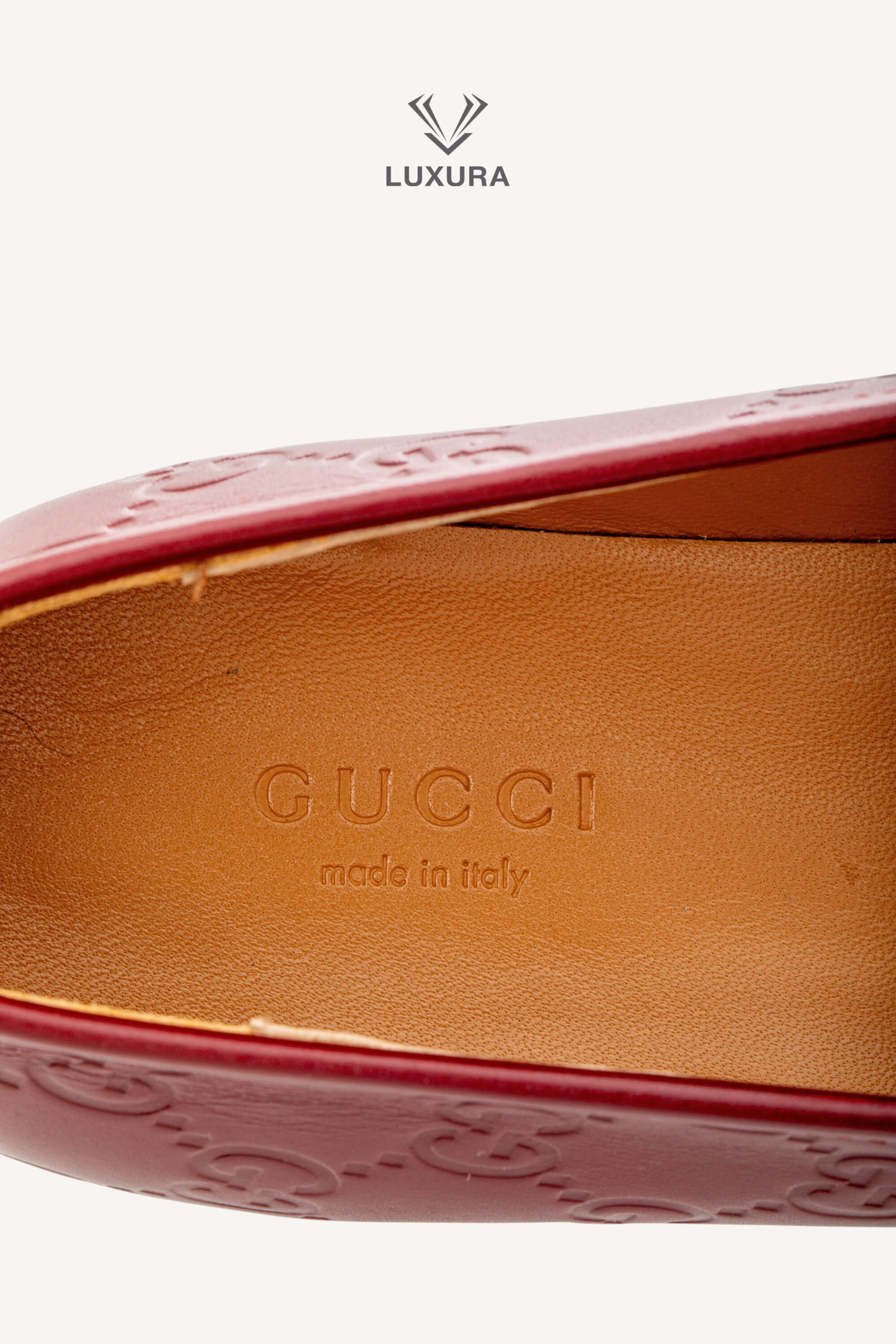 <span style="font-size: 10px;letter-spacing: .15em">BEST DEAL</span><br> <strong>GUCCI</strong><br> <div style="margin-top:10px;font-size:16px">Guccissima Jordaan Loafers Red 39</div><br> - Image 19