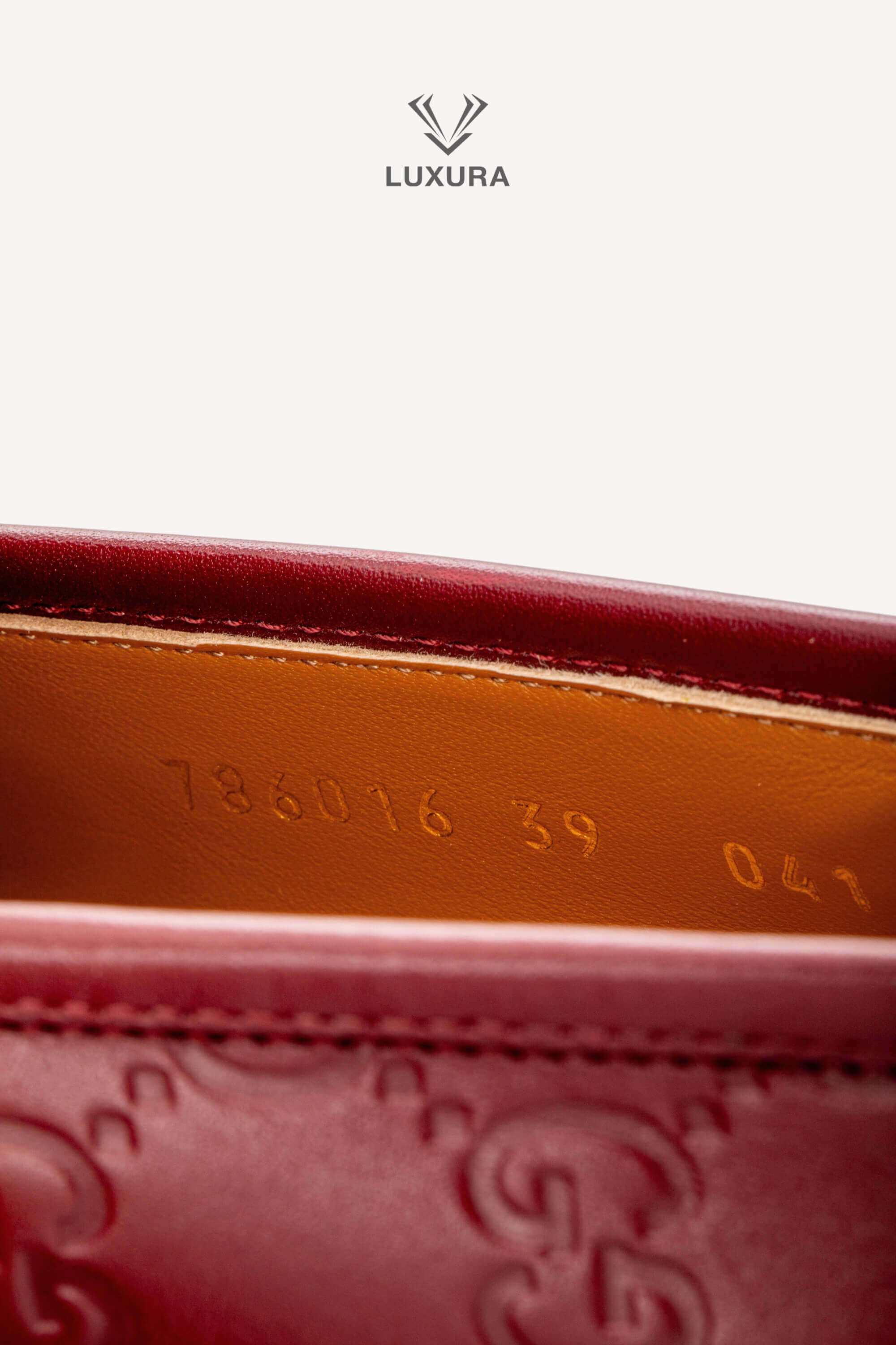 <span style="font-size: 10px;letter-spacing: .15em">BEST DEAL</span><br> <strong>GUCCI</strong><br> <div style="margin-top:10px;font-size:16px">Guccissima Jordaan Loafers Red 39</div><br> - Image 18