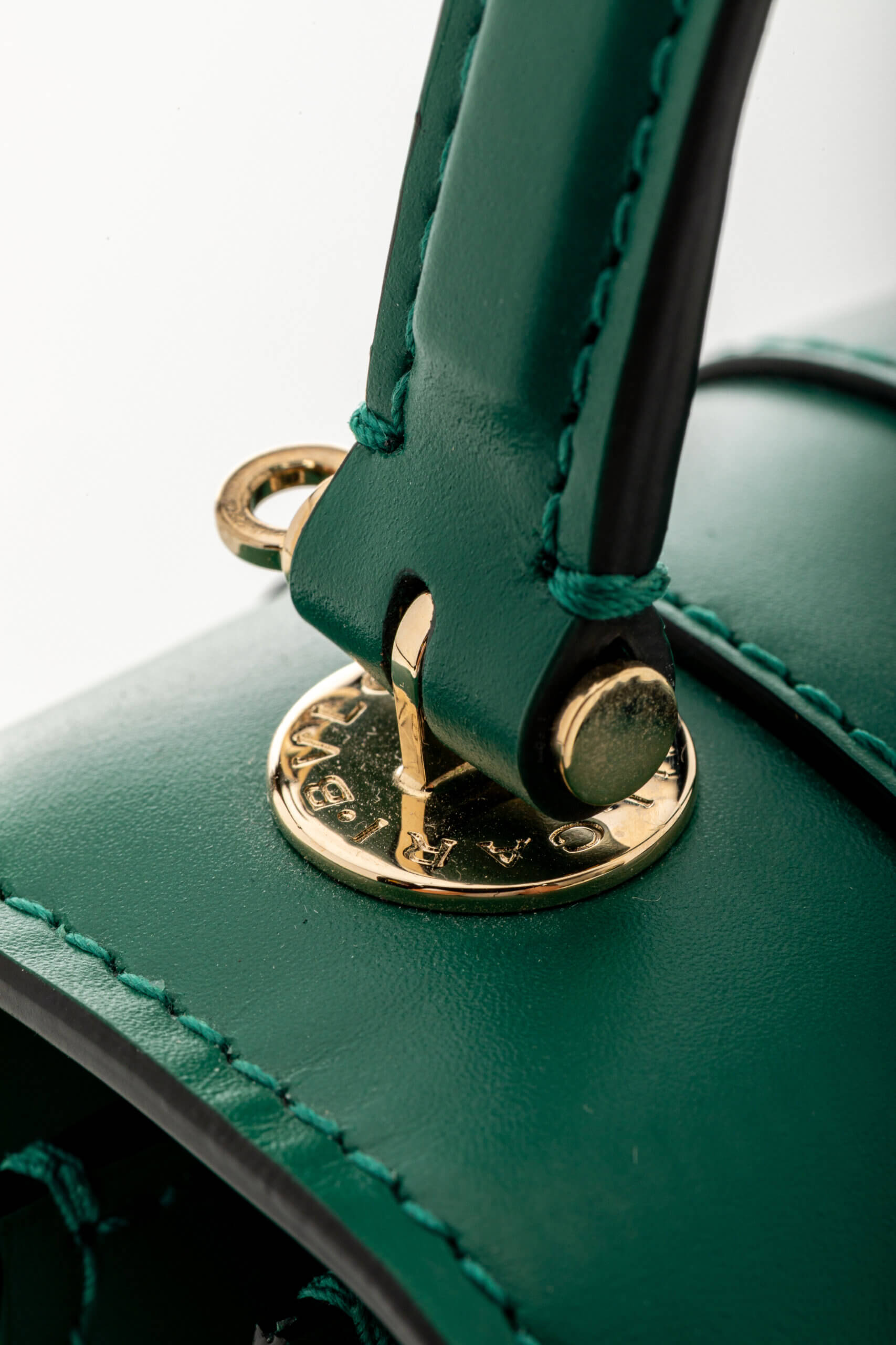 <span style="font-size: 10px;letter-spacing: .15em"></span><br> <strong>BVLGARI</strong><br> <div style="margin-top:10px;font-size:16px">Calfskin Serpenti Forever Top Handle Bag Emerald Green</div><br> - Image 16