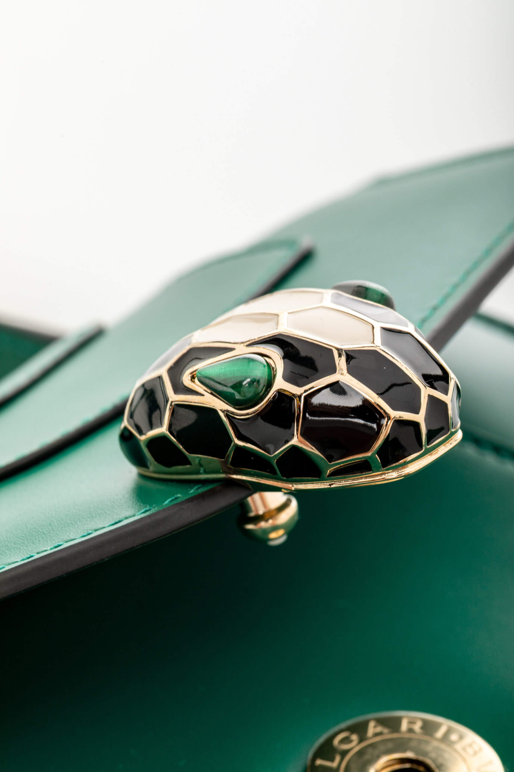 <span style="font-size: 10px;letter-spacing: .15em"></span><br> <strong>BVLGARI</strong><br> <div style="margin-top:10px;font-size:16px">Calfskin Serpenti Forever Top Handle Bag Emerald Green</div><br> - Image 9