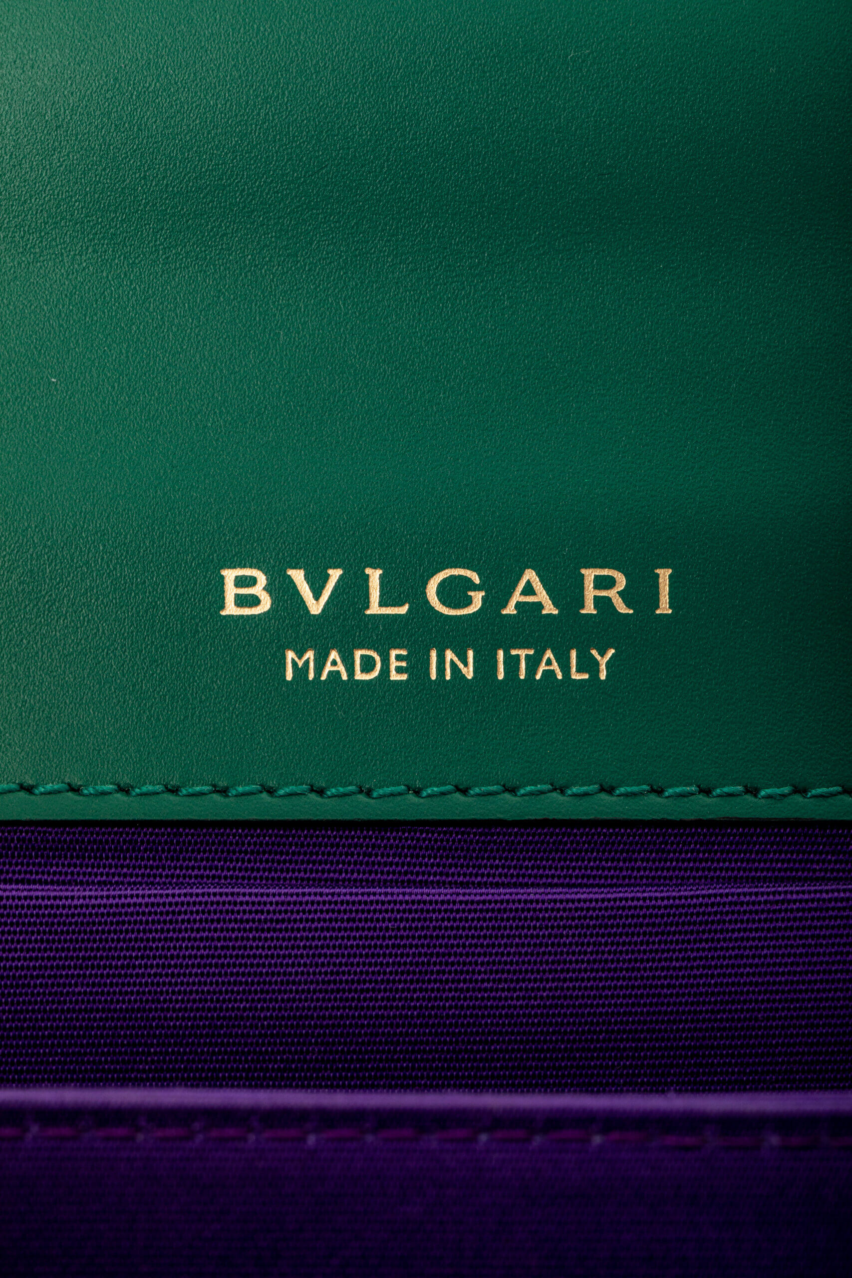 <span style="font-size: 10px;letter-spacing: .15em"></span><br> <strong>BVLGARI</strong><br> <div style="margin-top:10px;font-size:16px">Calfskin Serpenti Forever Top Handle Bag Emerald Green</div><br> - Image 18