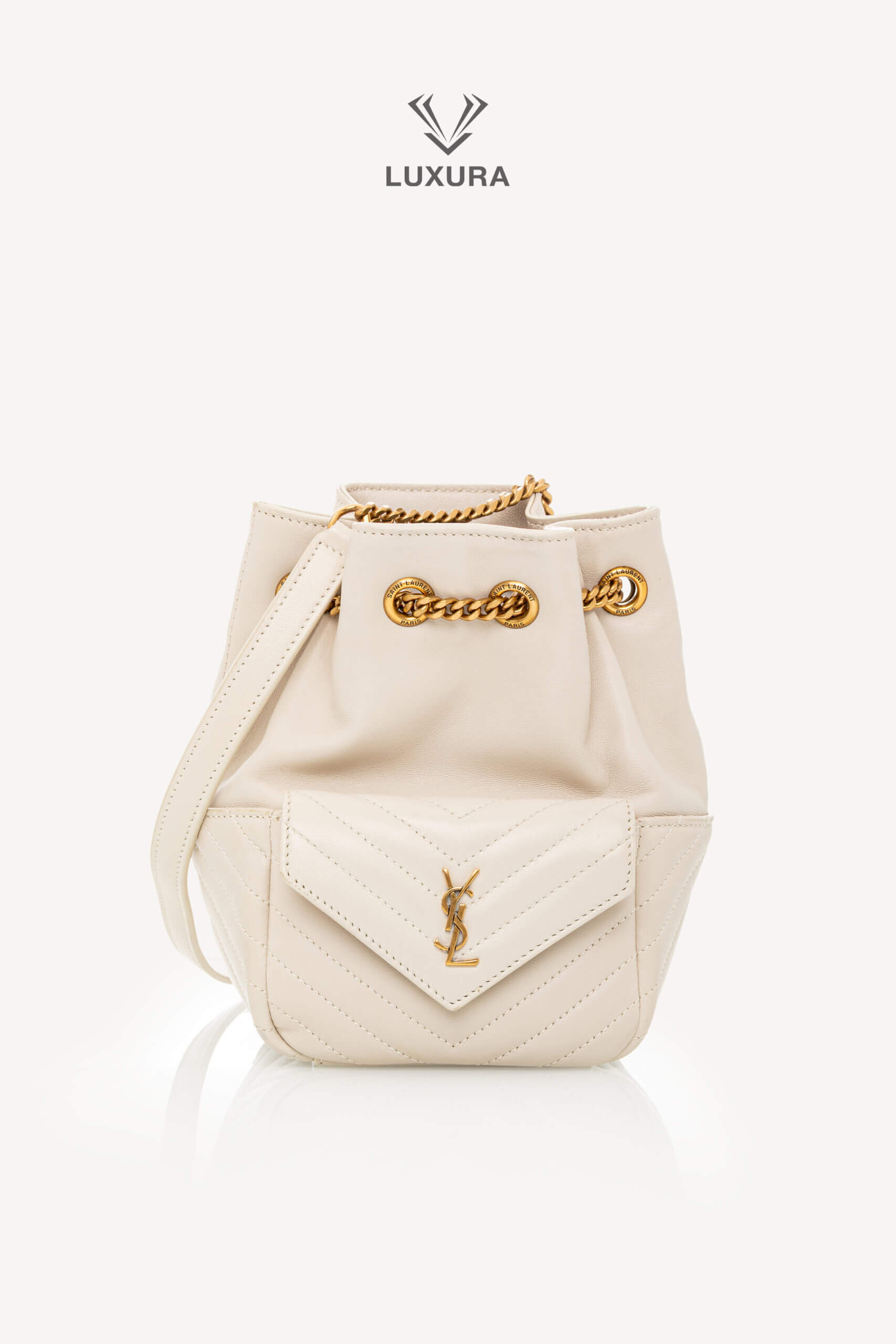 <span style="font-size: 10px;letter-spacing: .15em">HARD TO FIND</span><br>            <strong>SAINT LAURENT</strong><br>            <div style="margin-top:10px;font-size:16px">Lambskin Matelasse Monogram Joe Nano Bucket Bag Crema Soft</div><br>
