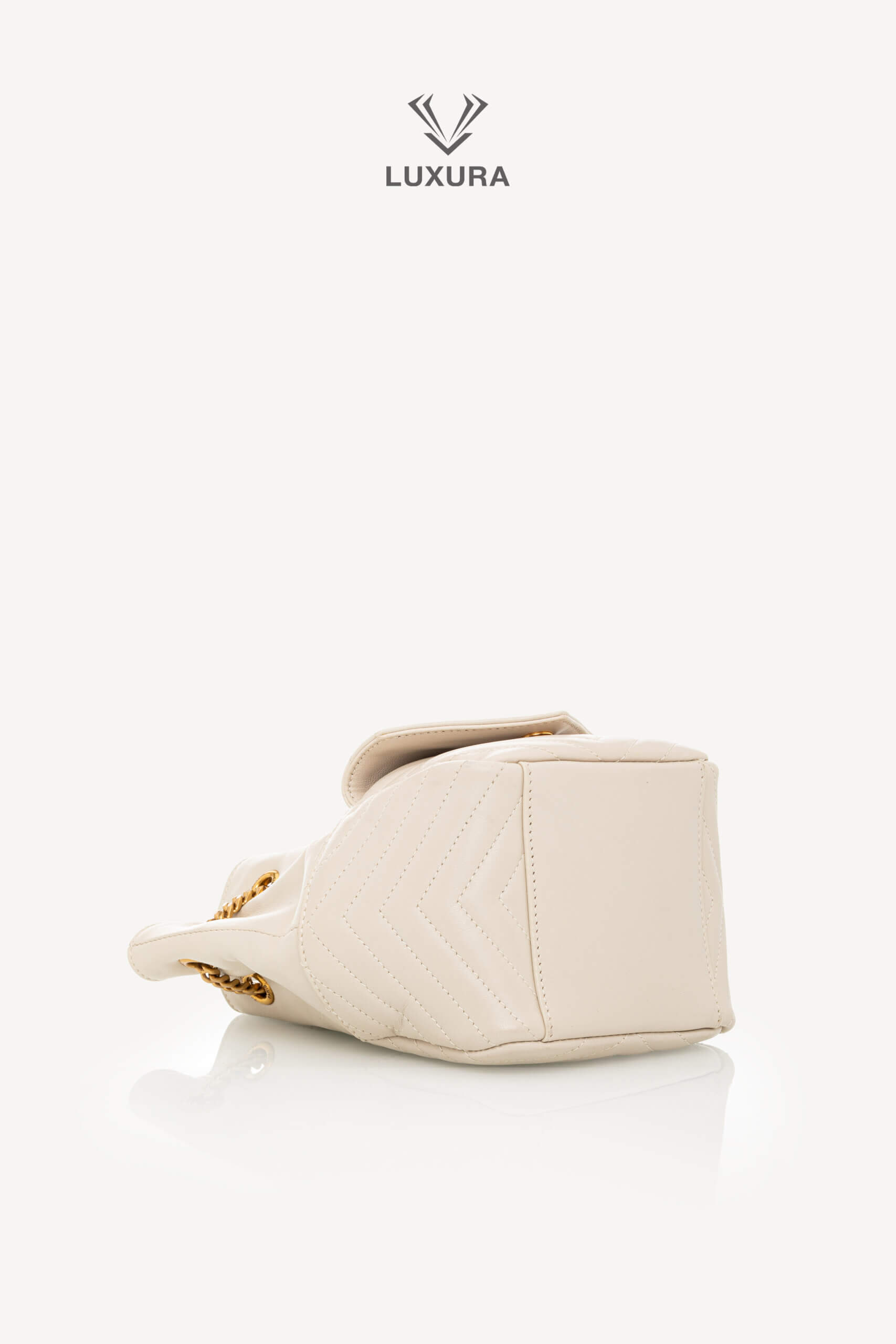 <span style="font-size: 10px;letter-spacing: .15em">HARD TO FIND</span><br>            <strong>SAINT LAURENT</strong><br>            <div style="margin-top:10px;font-size:16px">Lambskin Matelasse Monogram Joe Nano Bucket Bag Crema Soft</div><br> - Image 27