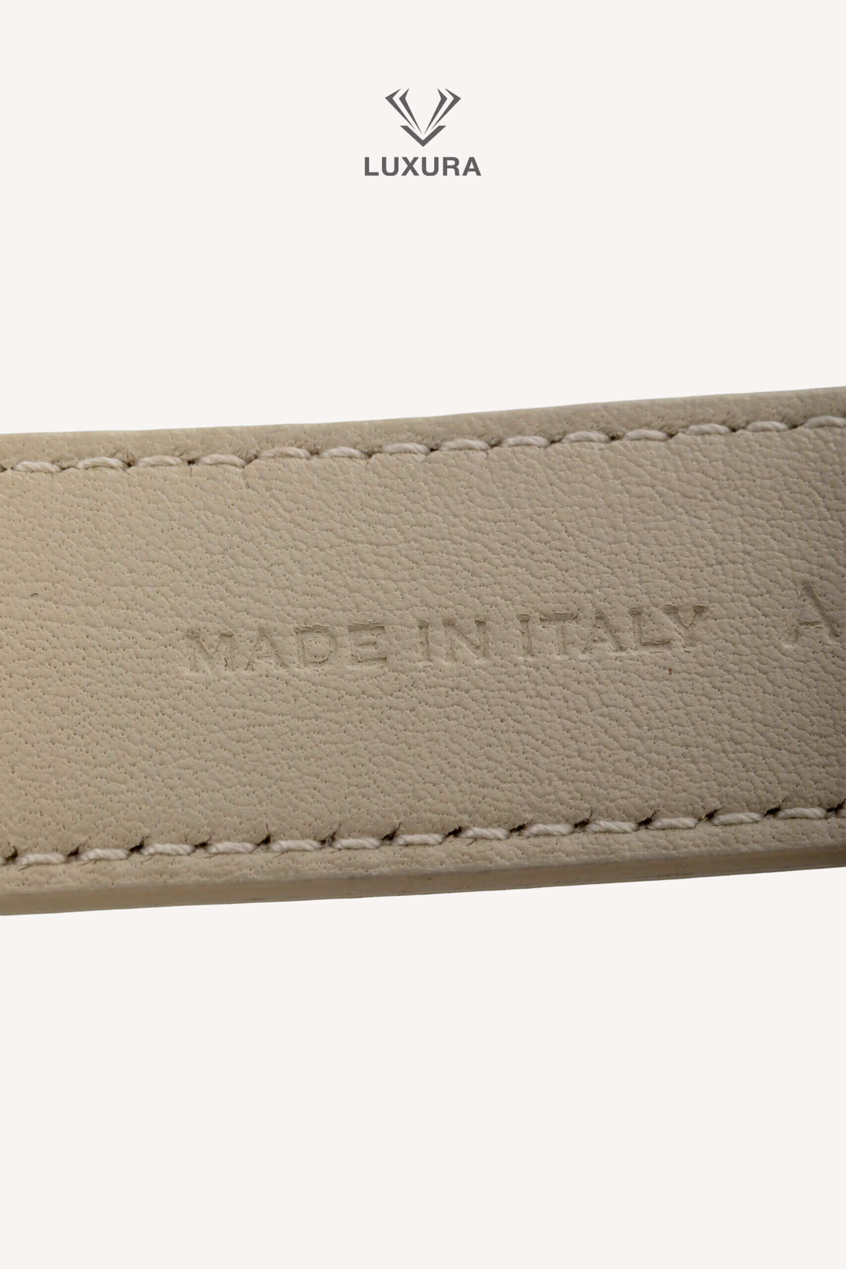 <span style="font-size: 10px;letter-spacing: .15em">BEST DEAL</span><br>            <strong>SAINT LAURENT</strong><br>            <div style="margin-top:10px;font-size:16px">Cassandre Thin `Belt in Smooth Leather Crema Soft 75</div><br> - Image 12