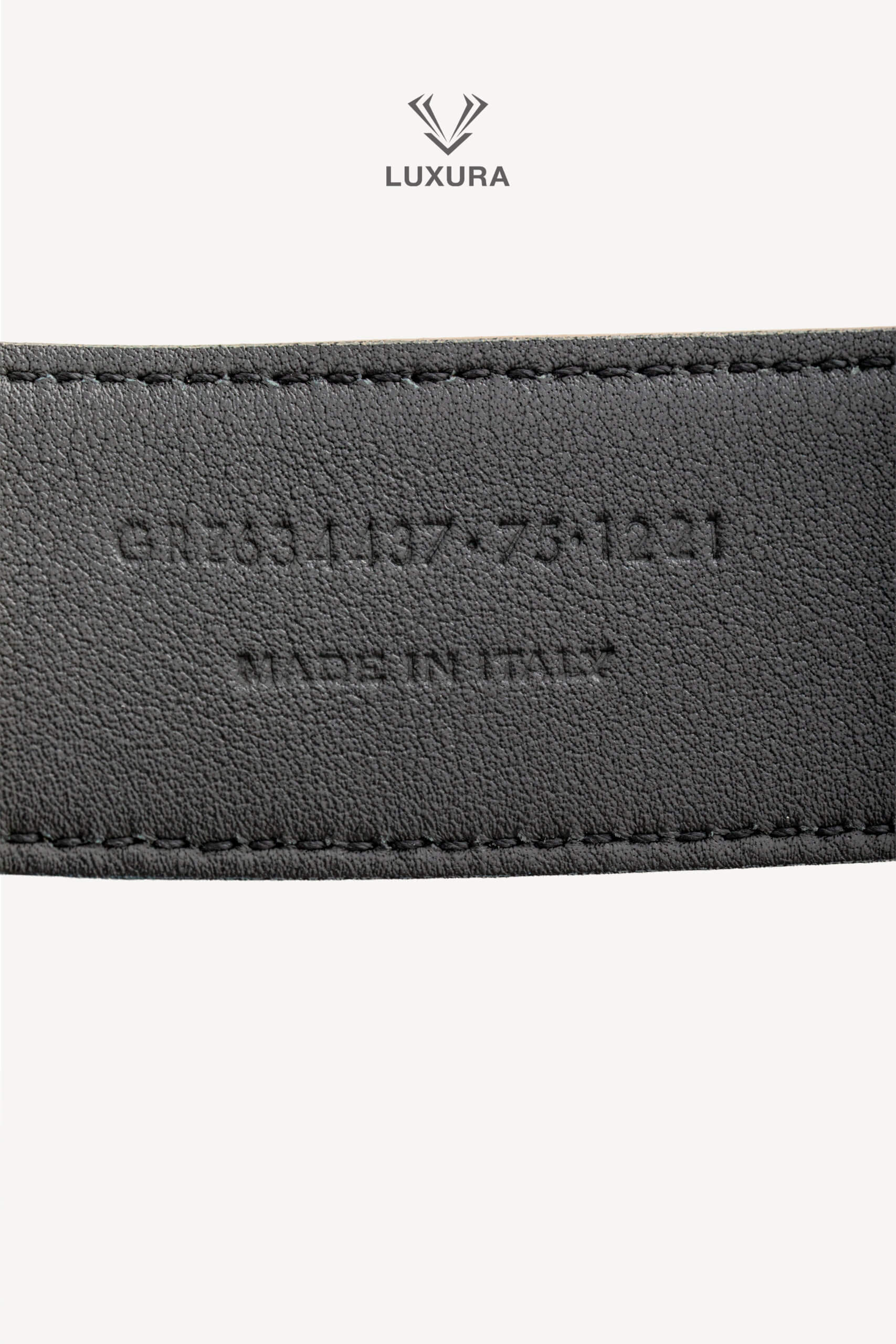 <span style="font-size: 10px;letter-spacing: .15em">BEST DEAL</span><br>            <strong>SAINT LAURENT</strong><br>            <div style="margin-top:10px;font-size:16px">Cassandre Belt in Shiny Leather Beige 75</div><br> - Image 10