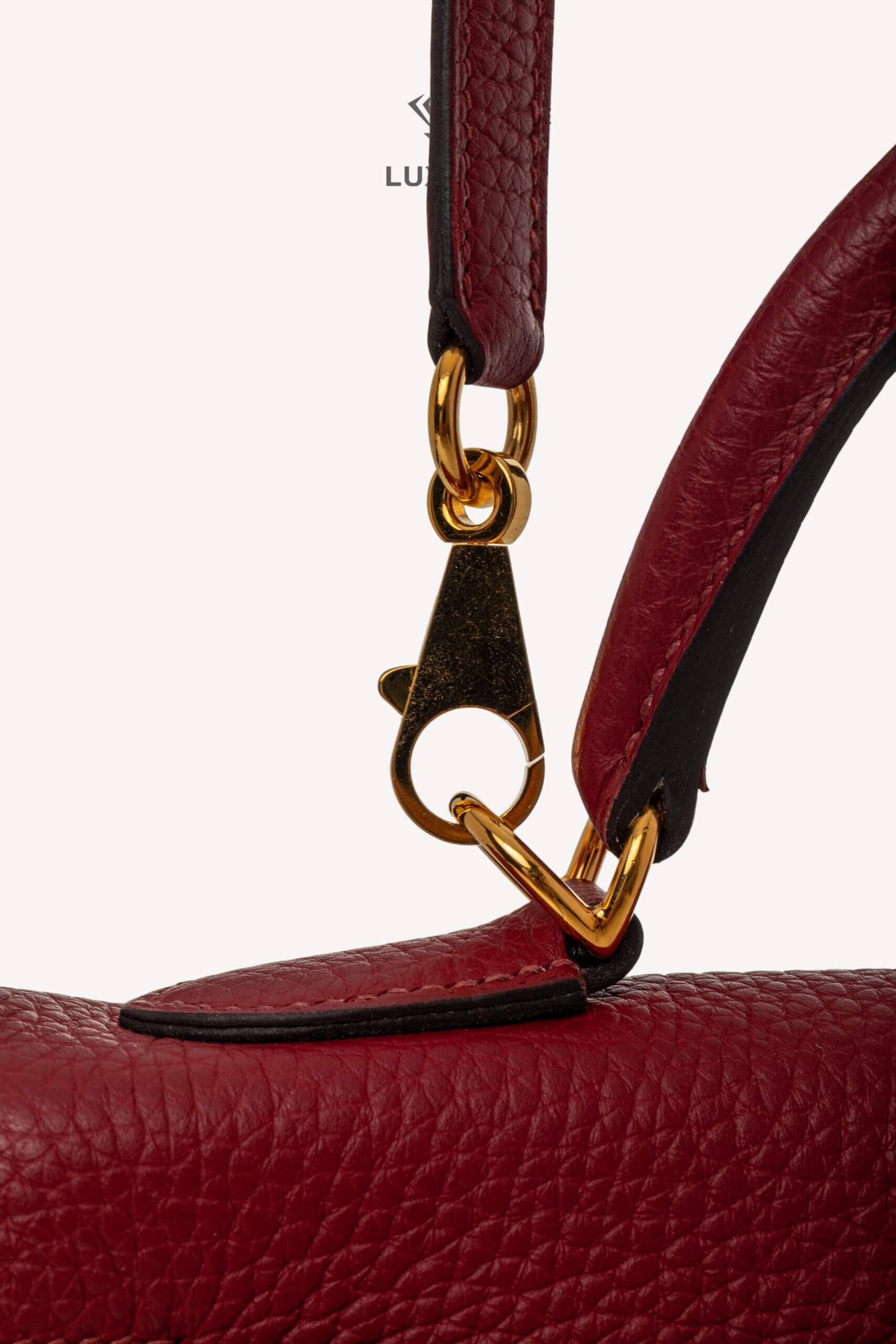 <span style="font-size: 10px;letter-spacing: .15em">HARD TO FIND</span><br>            <strong>HERMES</strong><br>            <div style="margin-top:10px;font-size:16px">Kelly 32 Retourne Togo Rouge Grenat Gold Hardware</div><br> - Image 30