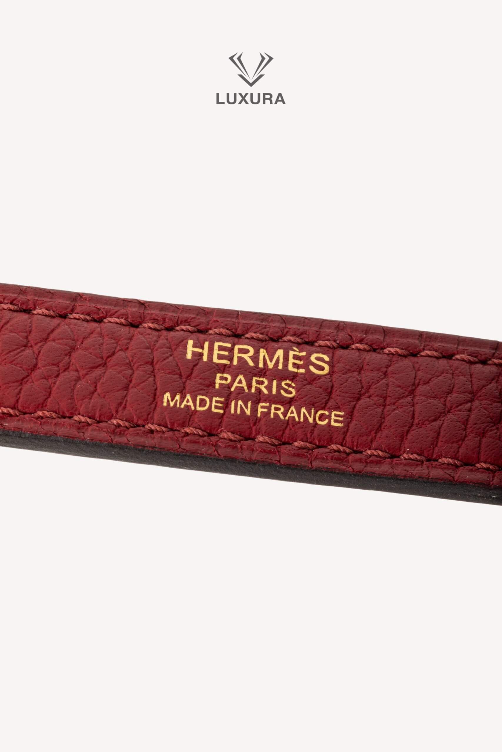 <span style="font-size: 10px;letter-spacing: .15em">HARD TO FIND</span><br>            <strong>HERMES</strong><br>            <div style="margin-top:10px;font-size:16px">Kelly 32 Retourne Togo Rouge Grenat Gold Hardware</div><br> - Image 32