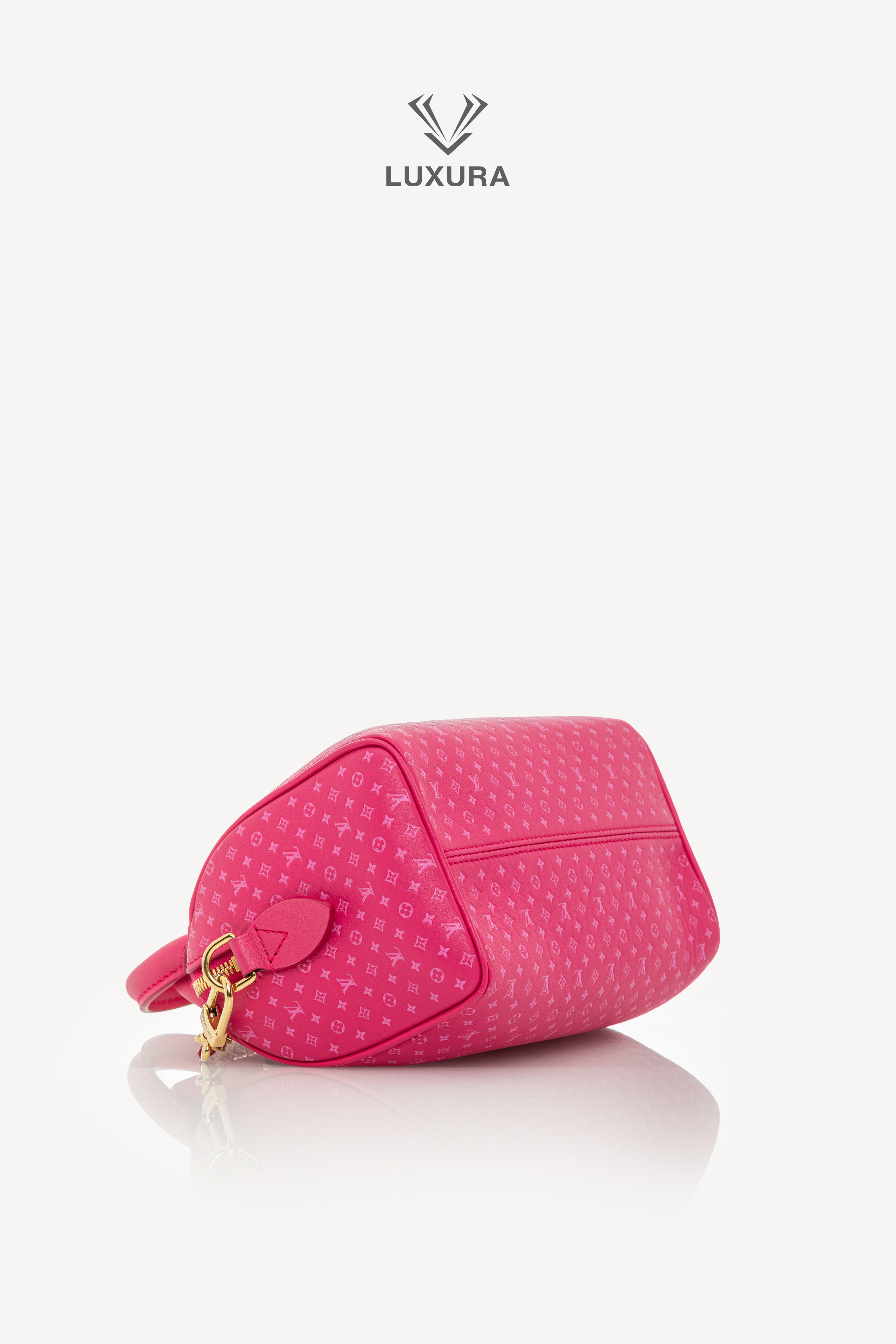 <span style="font-size: 10px;letter-spacing: .15em">HARD TO FIND</span><br>            <strong>LOUIS VUITTON</strong><br>            <div style="margin-top:10px;font-size:16px">Calfskin Nanogram Embossed Speedy Bandouliere 20 Rose</div><br> - Image 23