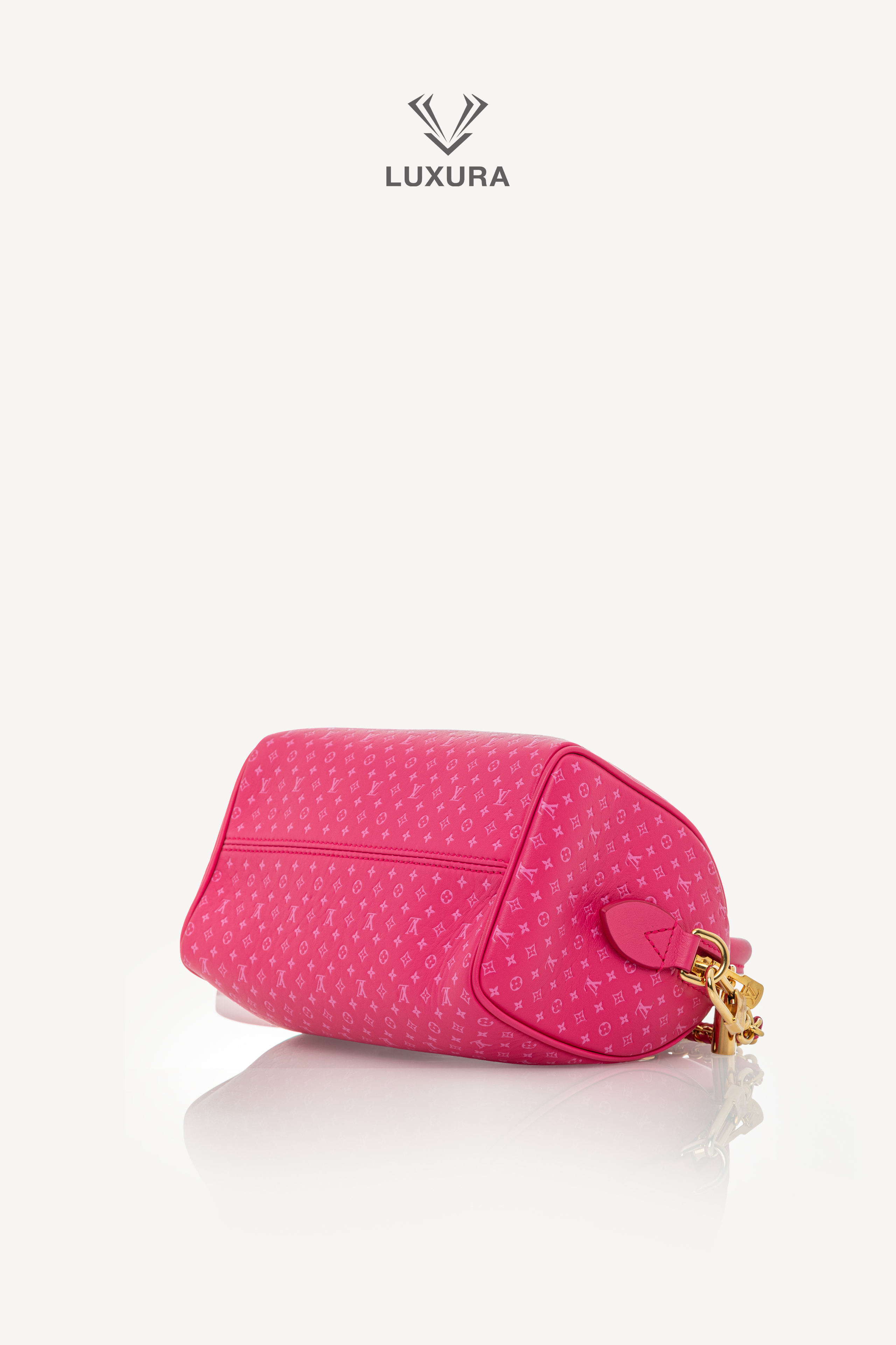 <span style="font-size: 10px;letter-spacing: .15em">HARD TO FIND</span><br>            <strong>LOUIS VUITTON</strong><br>            <div style="margin-top:10px;font-size:16px">Calfskin Nanogram Embossed Speedy Bandouliere 20 Rose</div><br> - Image 25