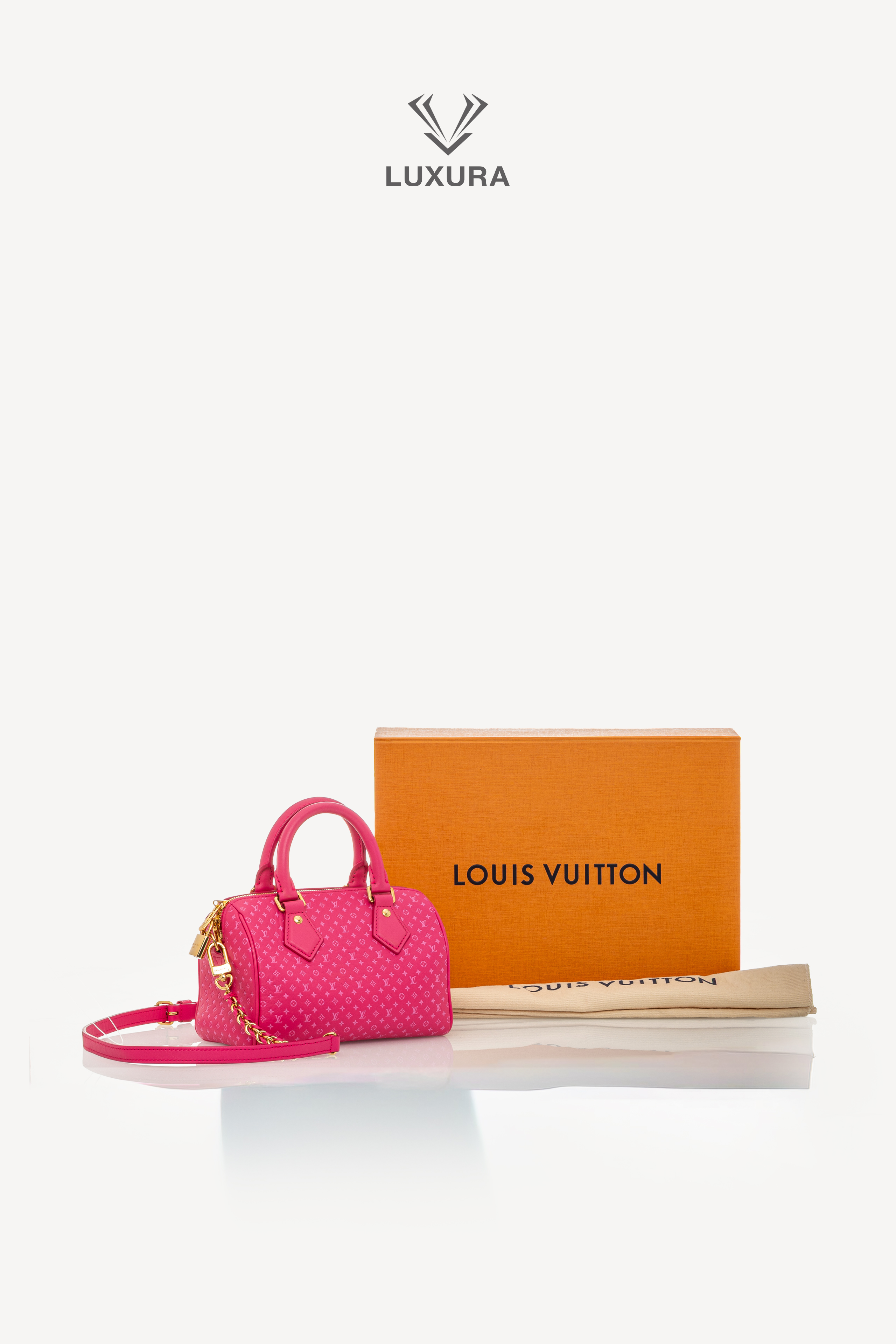 <span style="font-size: 10px;letter-spacing: .15em">HARD TO FIND</span><br>            <strong>LOUIS VUITTON</strong><br>            <div style="margin-top:10px;font-size:16px">Calfskin Nanogram Embossed Speedy Bandouliere 20 Rose</div><br> - Image 2