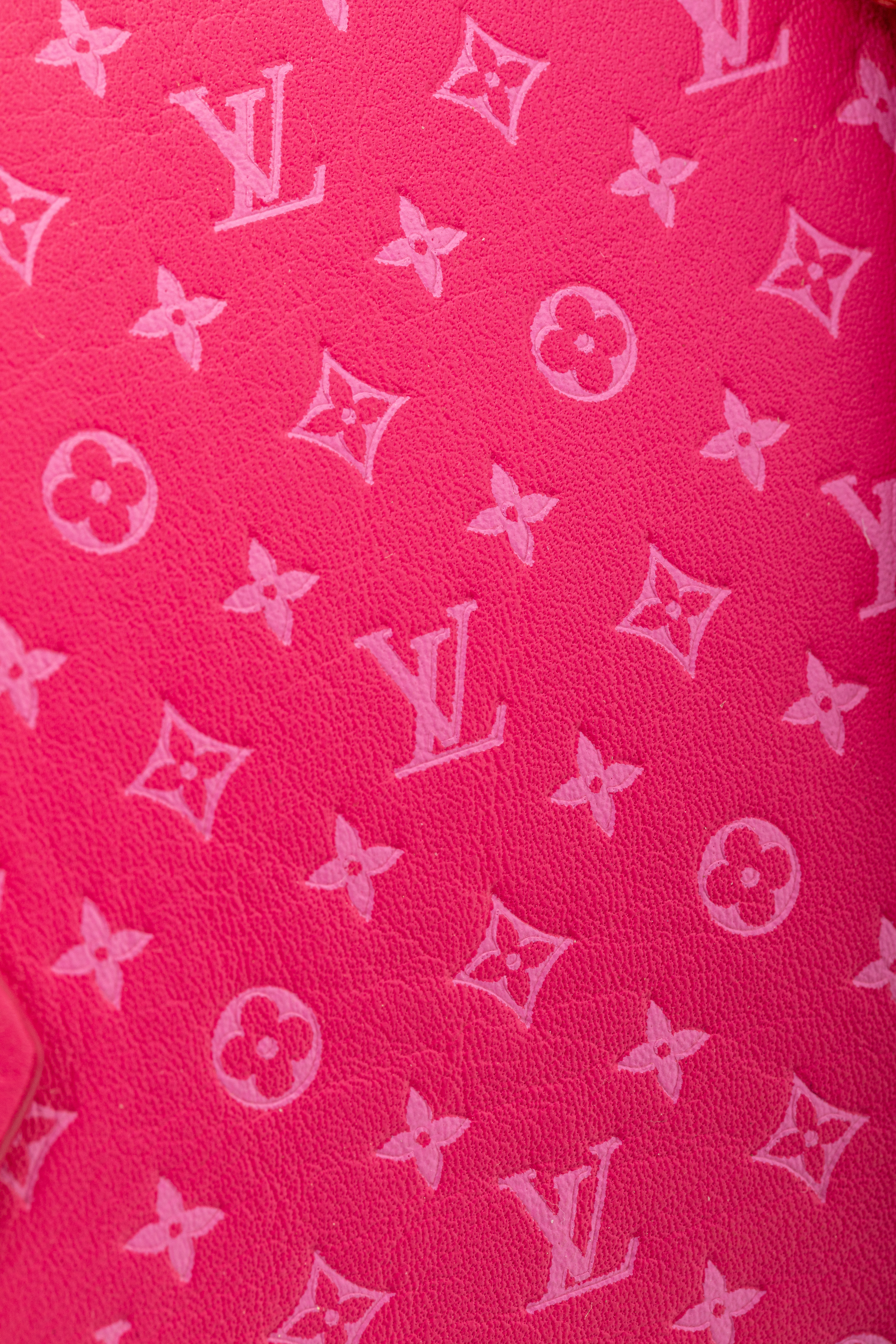 <span style="font-size: 10px;letter-spacing: .15em">HARD TO FIND</span><br>            <strong>LOUIS VUITTON</strong><br>            <div style="margin-top:10px;font-size:16px">Calfskin Nanogram Embossed Speedy Bandouliere 20 Rose</div><br> - Image 16