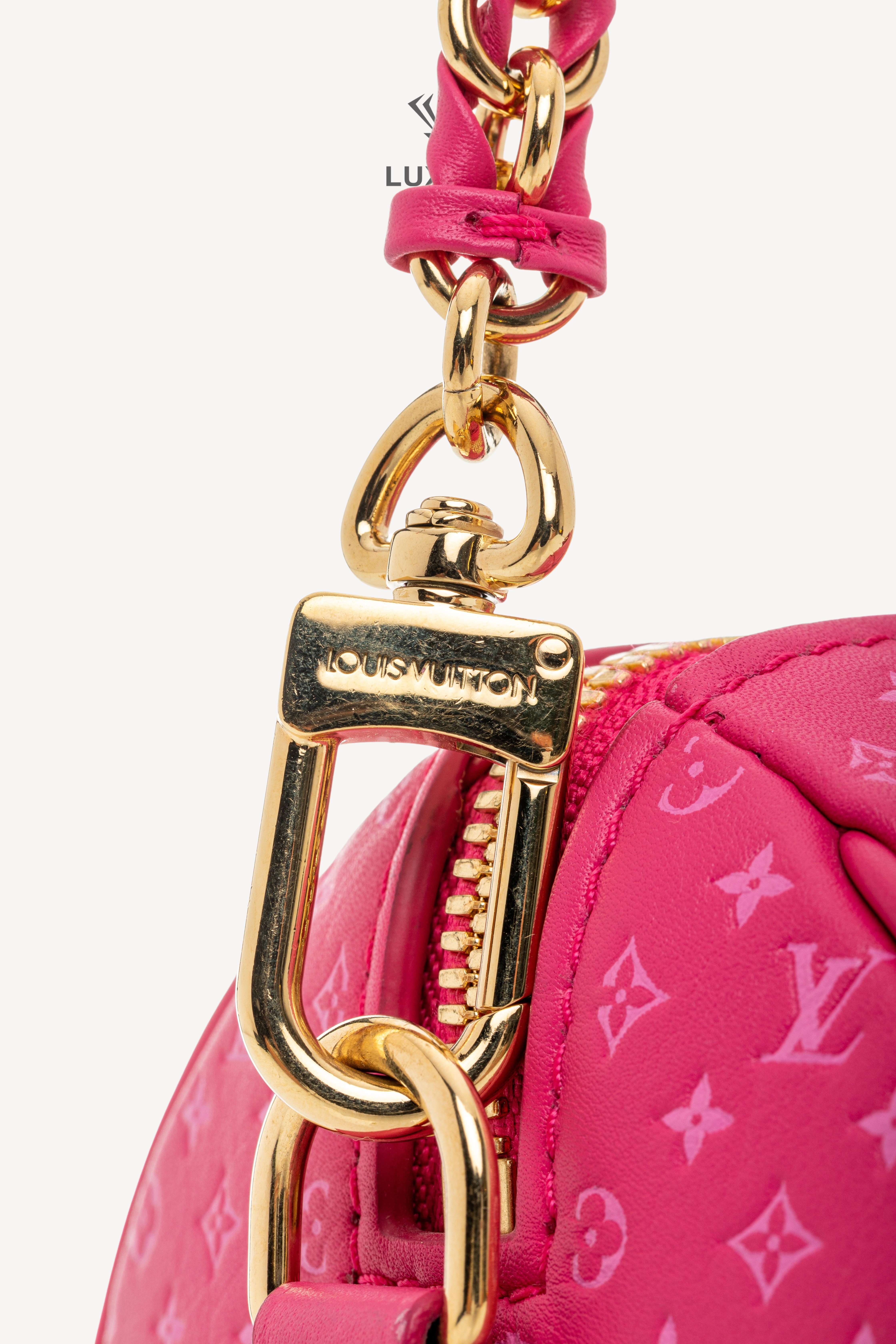 <span style="font-size: 10px;letter-spacing: .15em">HARD TO FIND</span><br>            <strong>LOUIS VUITTON</strong><br>            <div style="margin-top:10px;font-size:16px">Calfskin Nanogram Embossed Speedy Bandouliere 20 Rose</div><br> - Image 19