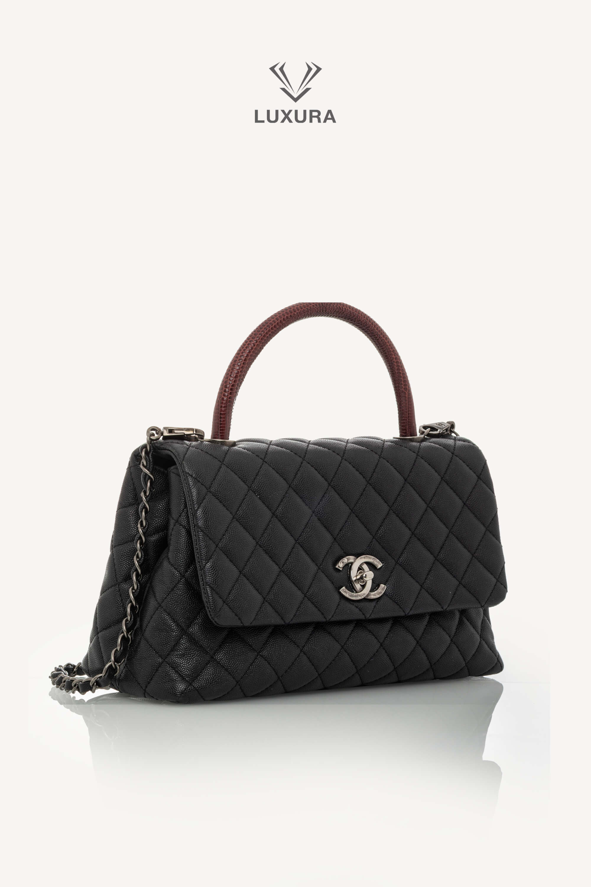 <span style="font-size: 10px;letter-spacing: .15em">HARD TO FIND</span><br> <strong>CHANEL</strong><br> <div style="margin-top:10px;font-size:16px">Lizard Embossed Quilted Large Coco Handle Flap Black</div><br> - Image 3