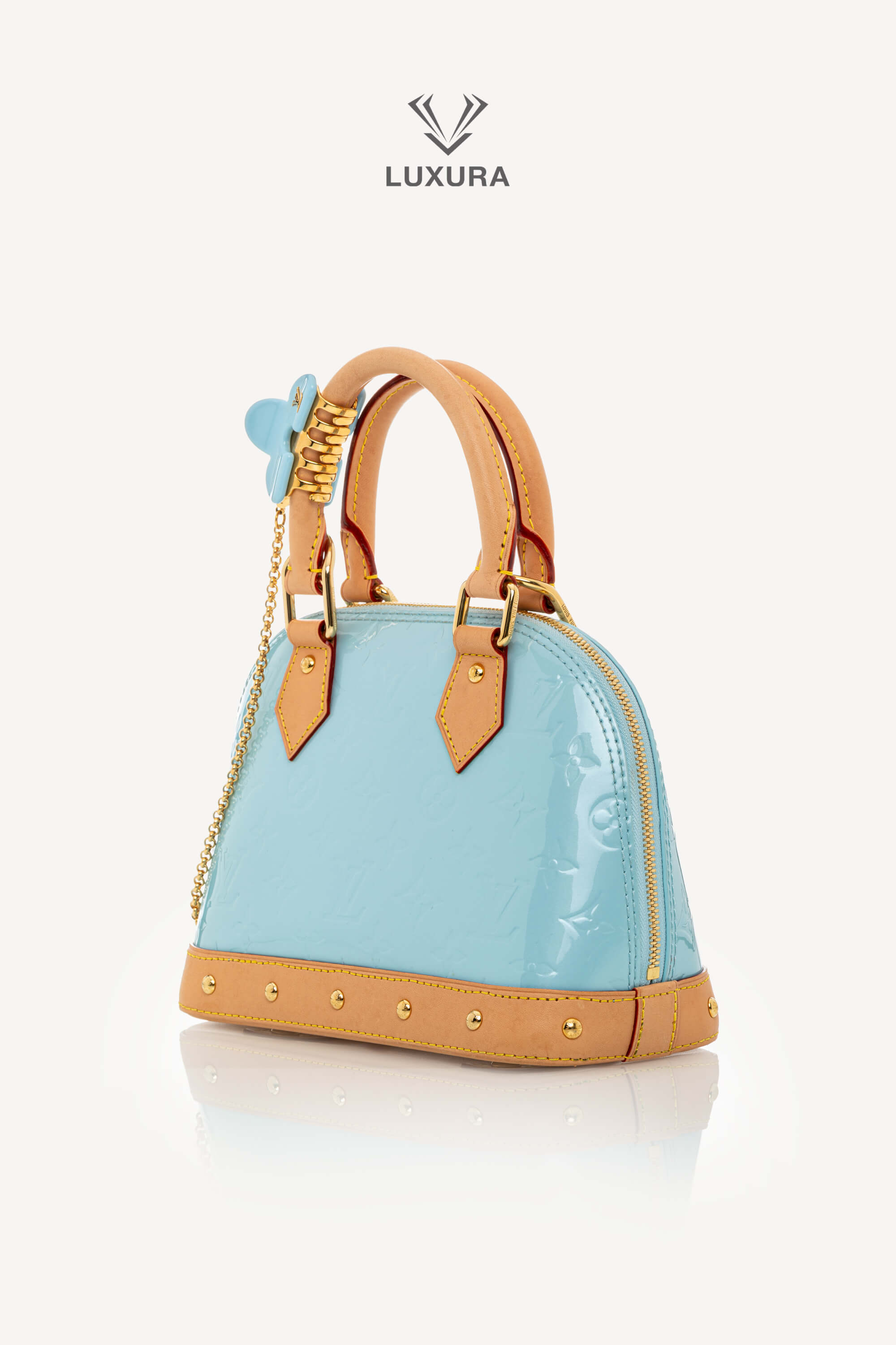 <span style="font-size: 10px;letter-spacing: .15em">HARD TO FIND</span><br>            <strong>LOUIS VUITTON</strong><br>            <div style="margin-top:10px;font-size:16px">Vernis Hairclip Alma BB Sky M24062</div><br> - Image 6