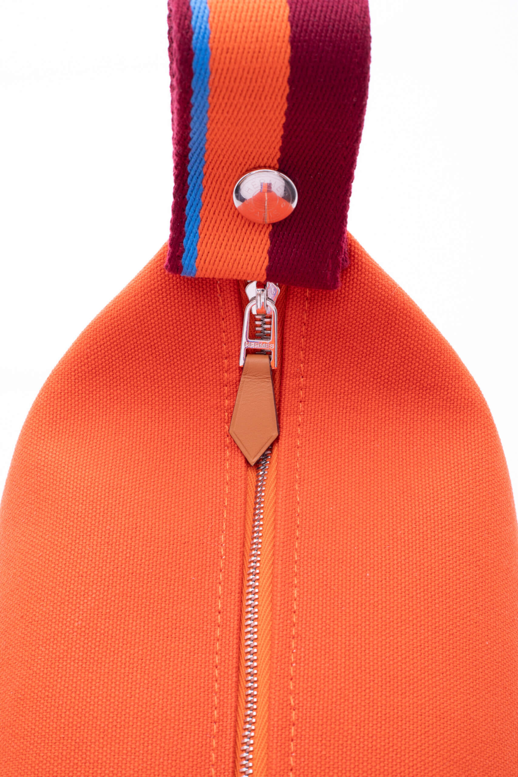 <span style="font-size: 10px; color: rgb(101, 101, 101);letter-spacing: .15em;">NEW COLLECTION</span><br><strong> HERMES </strong><br><div style="margin-top:10px; font-size:16px;"> Small Bride-a-Brac H Pavillion Case Orange Feu </div><br> - Image 10